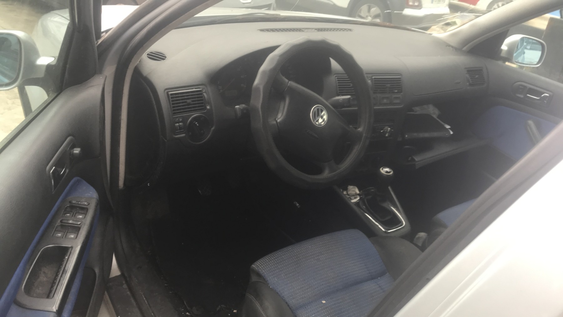 Image VOLKSWAGEN GOLF 4