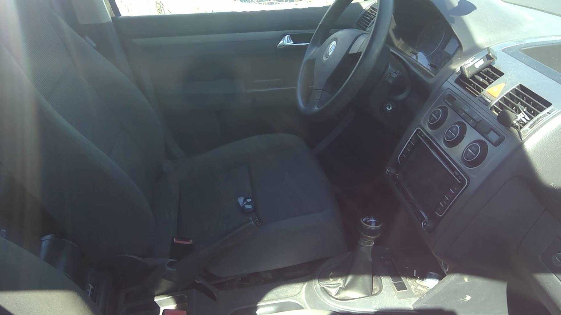 Image VOLKSWAGEN TOURAN 1