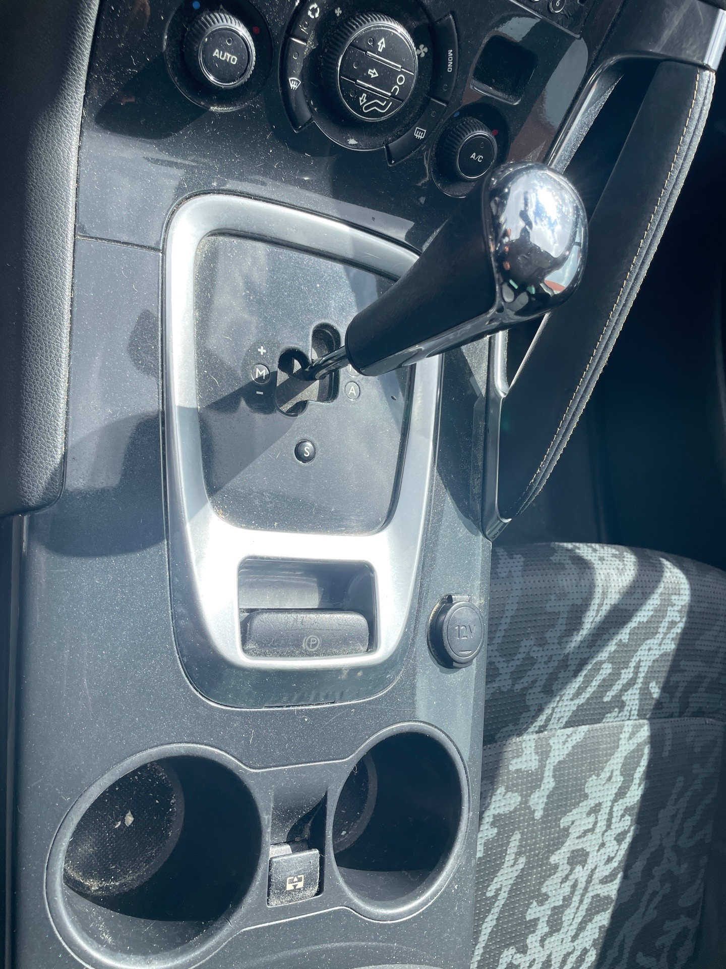 Image PEUGEOT 3008 1