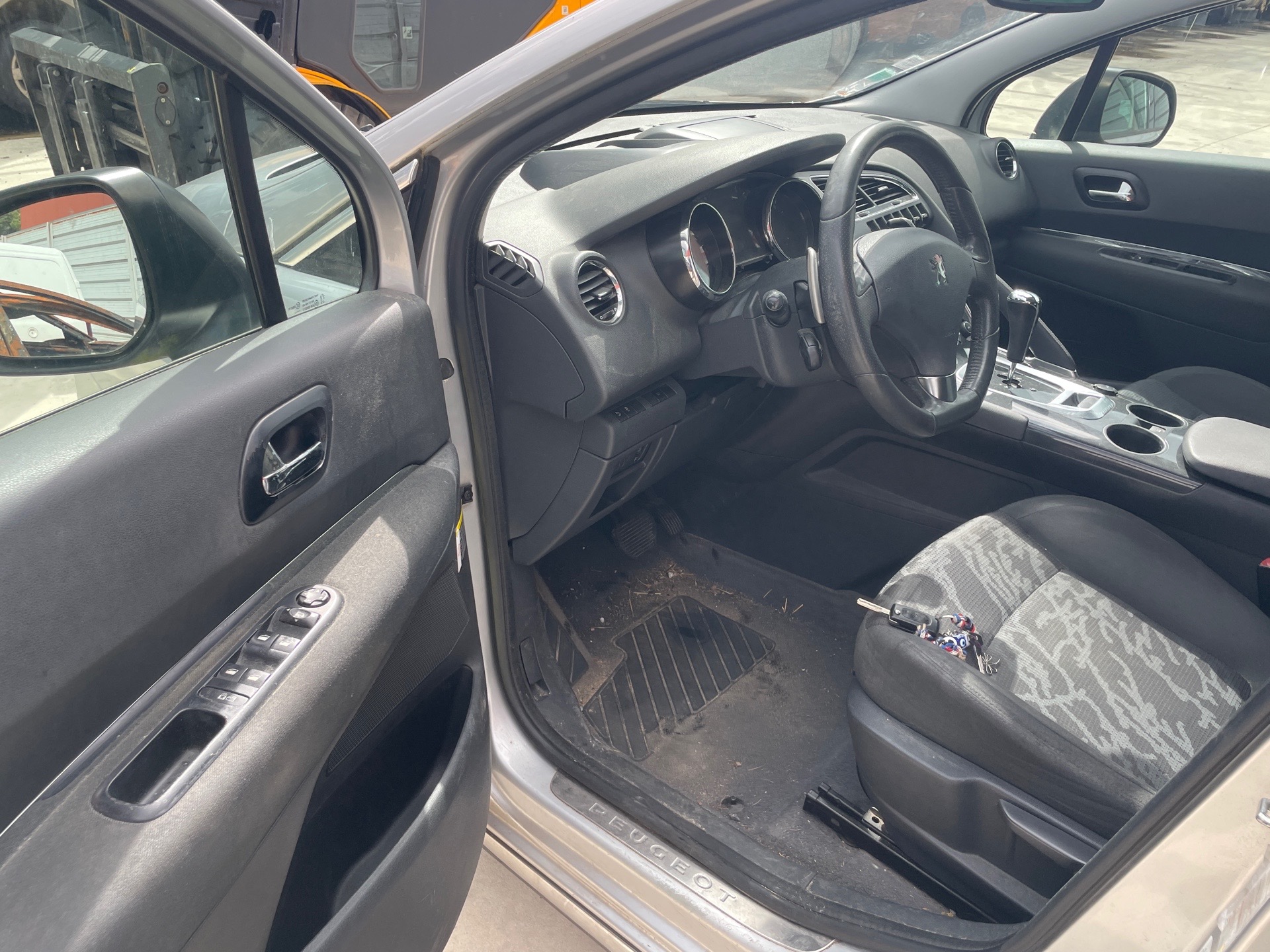 Image PEUGEOT 3008 1