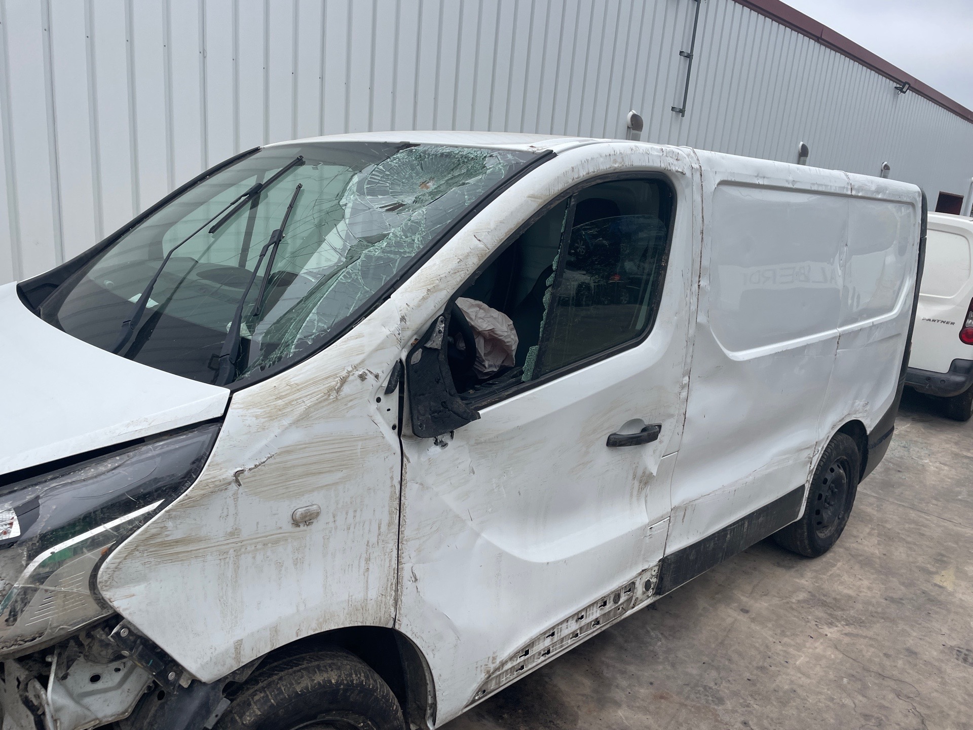 Image RENAULT TRAFIC 3 COURT