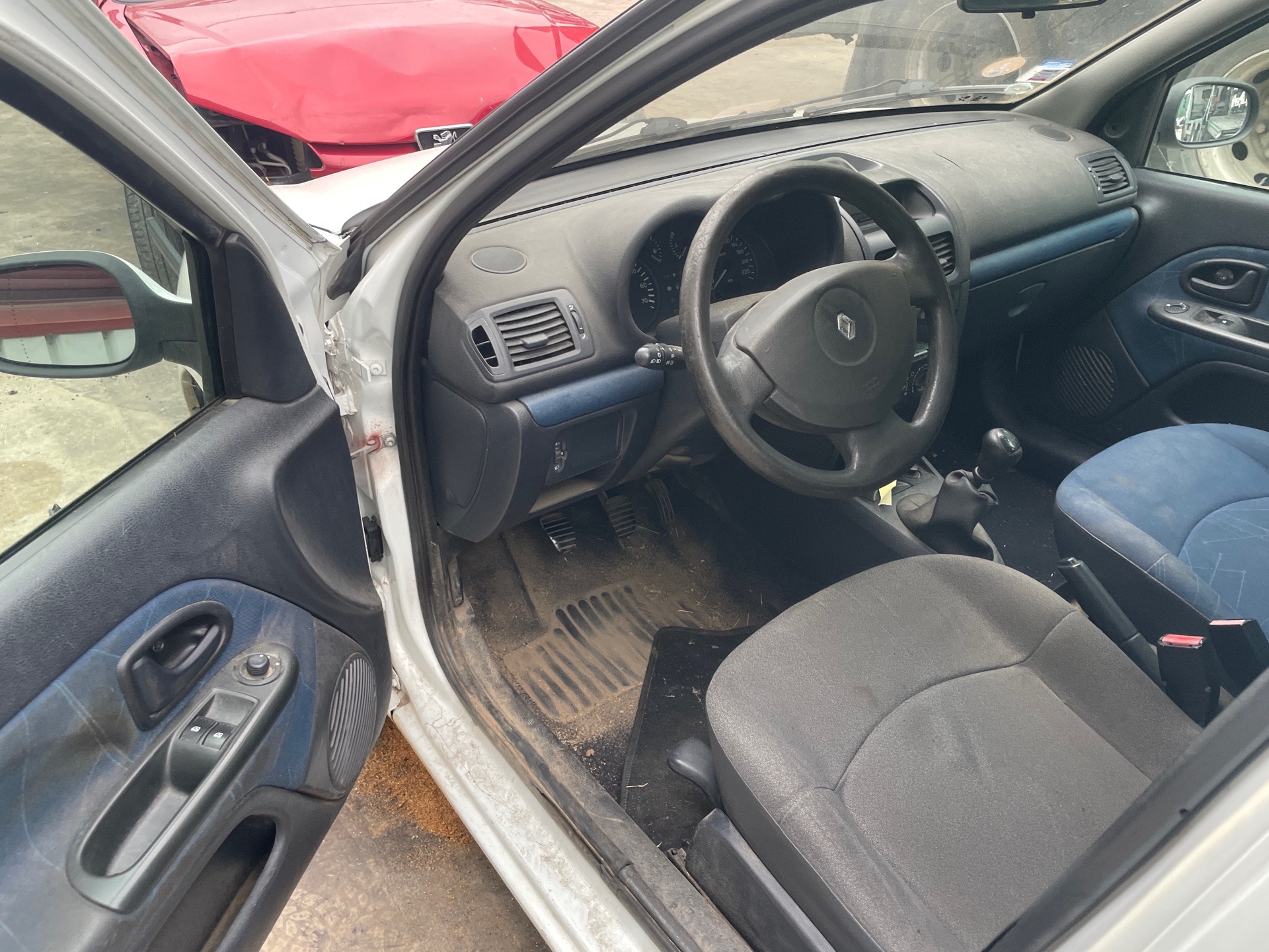 Image RENAULT CLIO 2
