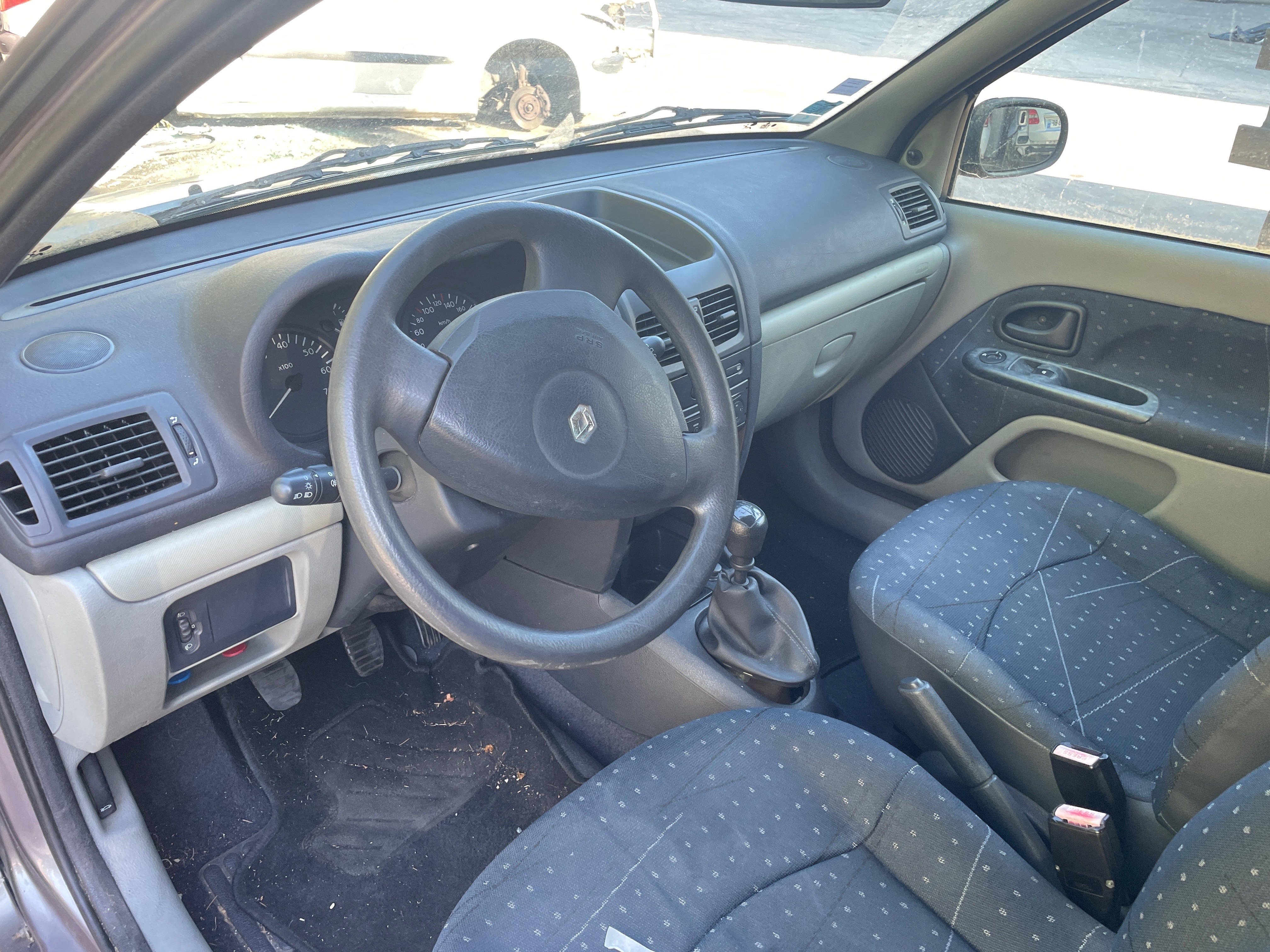 Image RENAULT CLIO 2