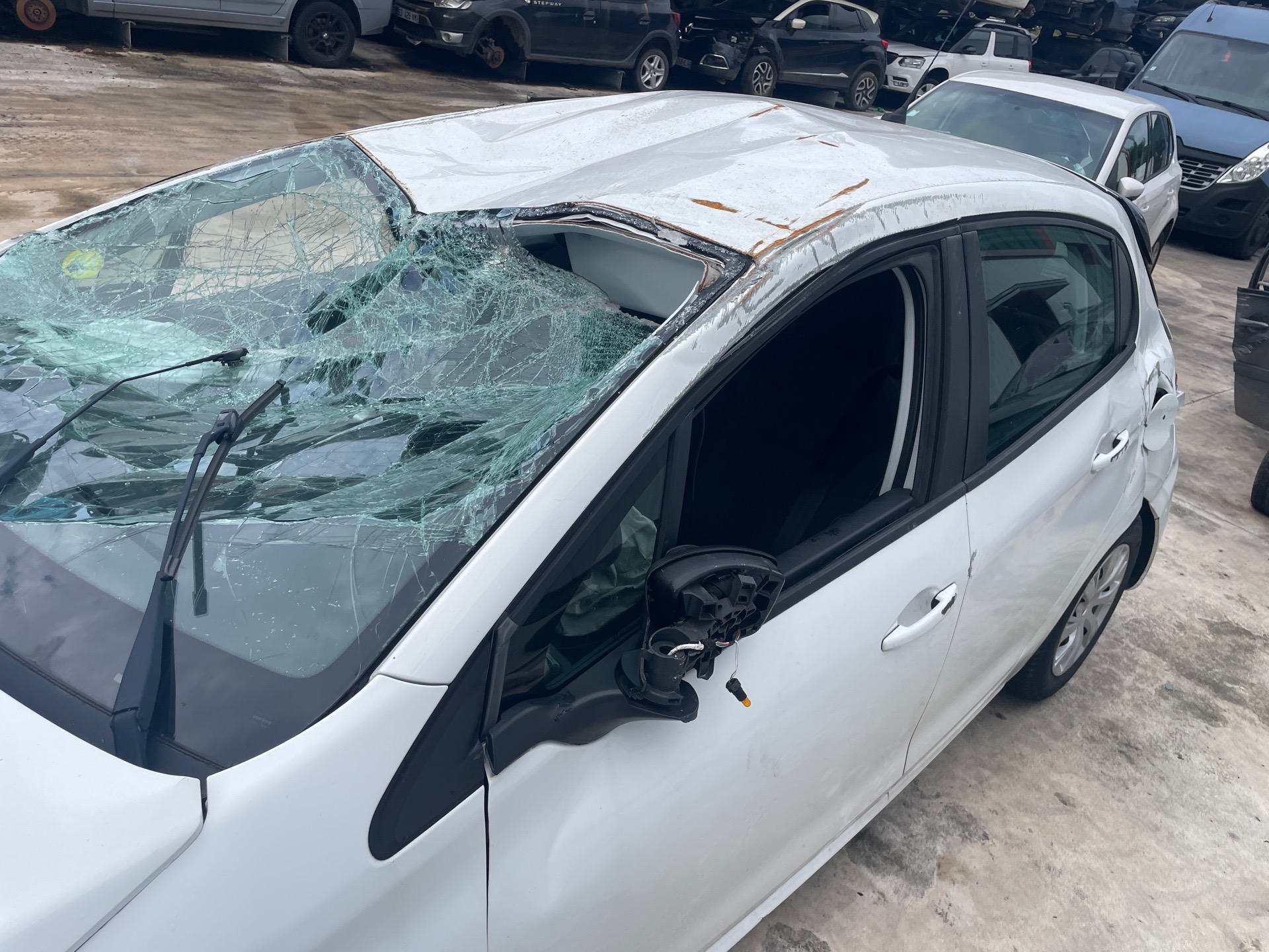 Image PEUGEOT 208 1