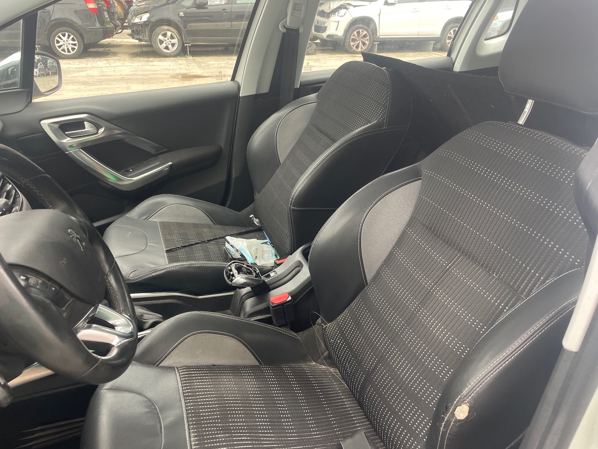 Image PEUGEOT 2008 1