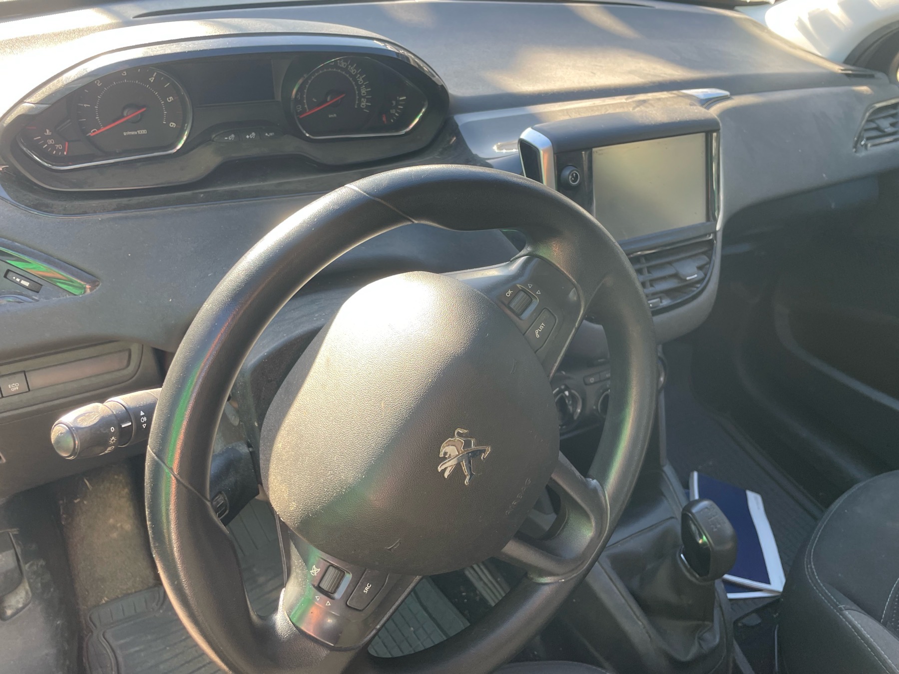 Image PEUGEOT 208 1