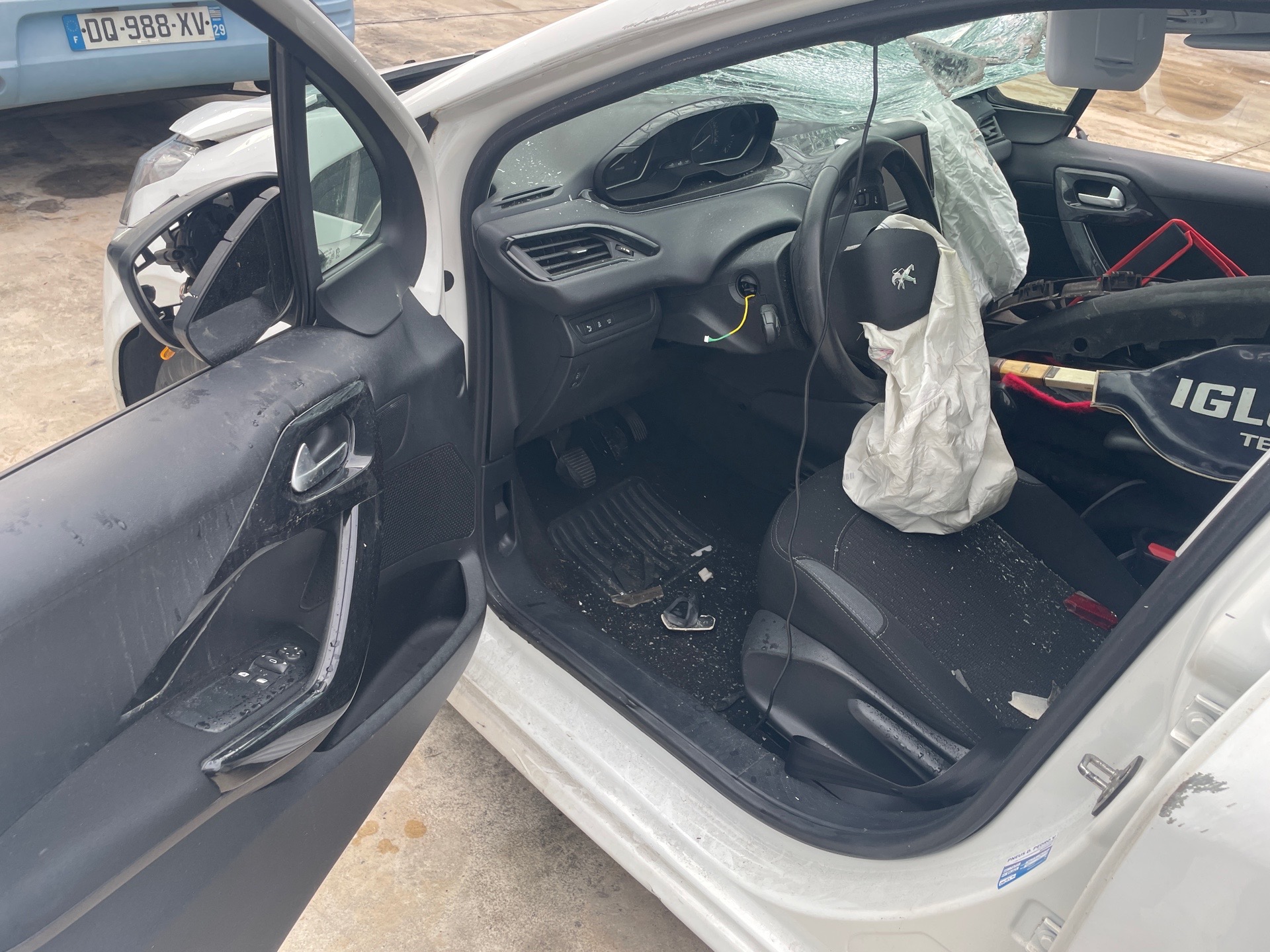 Image PEUGEOT 208 1