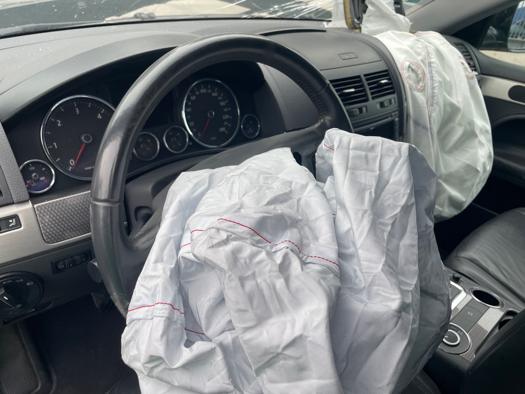 Image VOLKSWAGEN TOUAREG 1