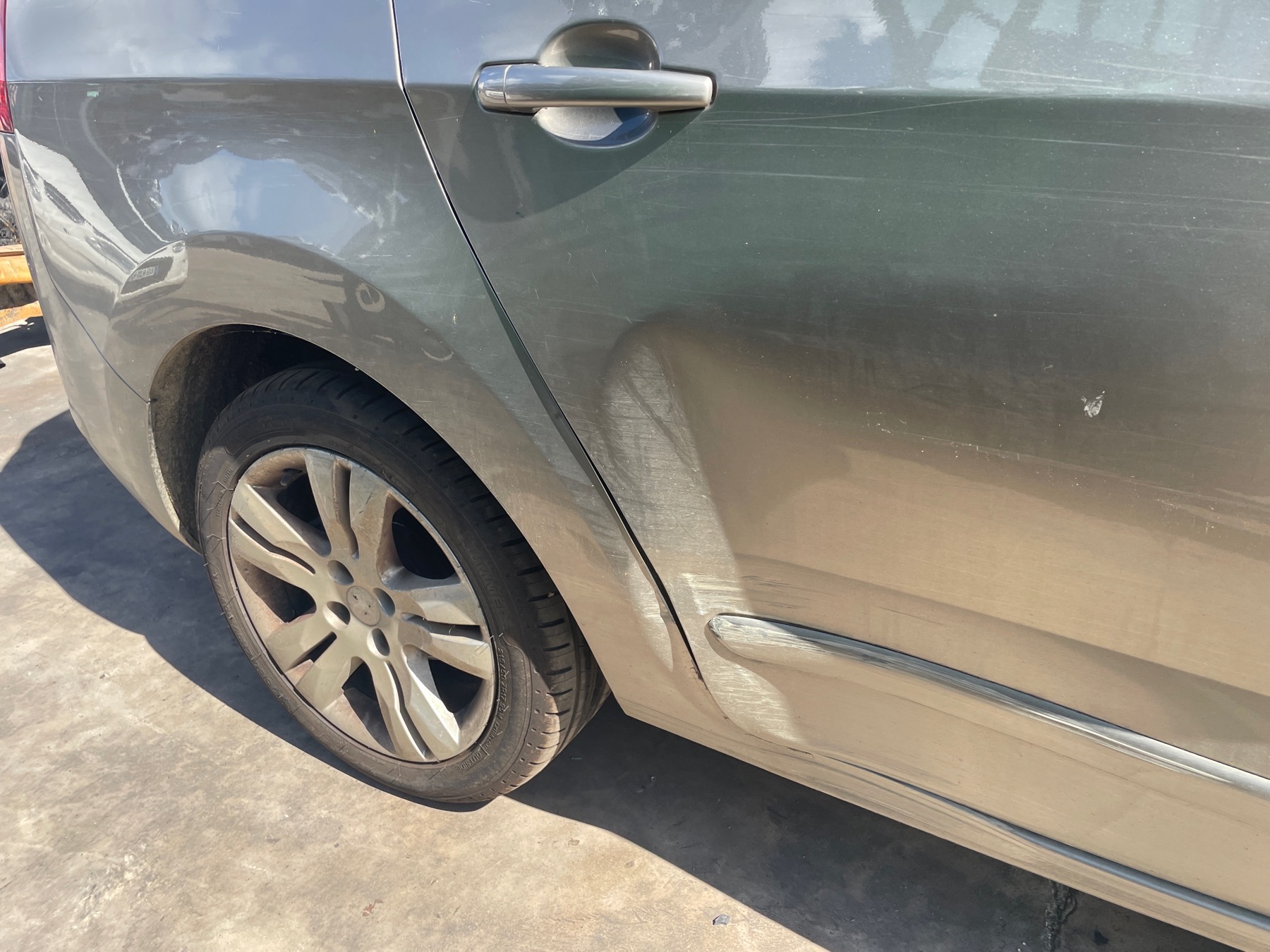 Image PEUGEOT 5008 1
