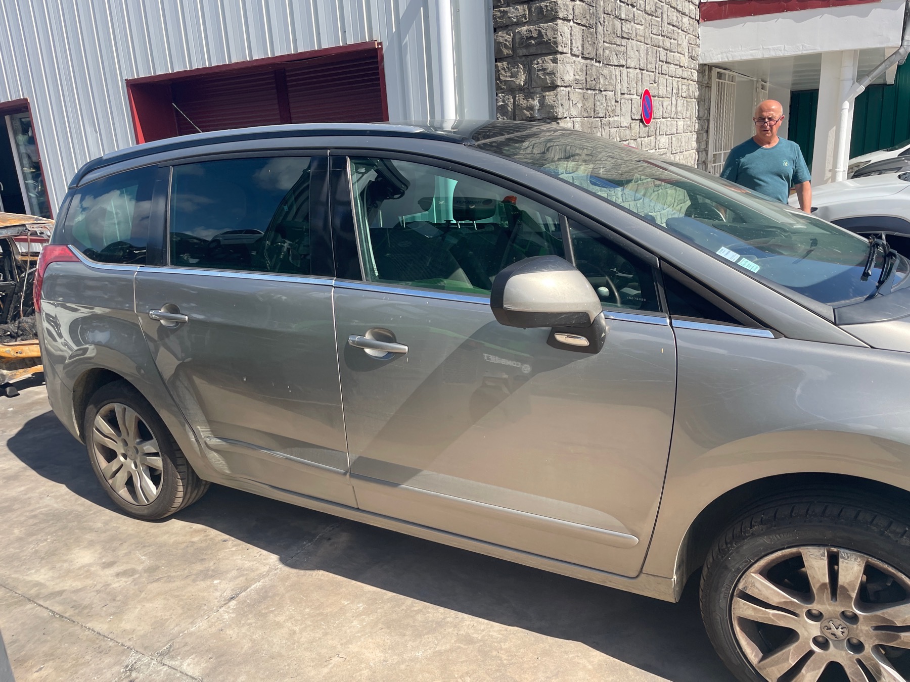 Image PEUGEOT 5008 1