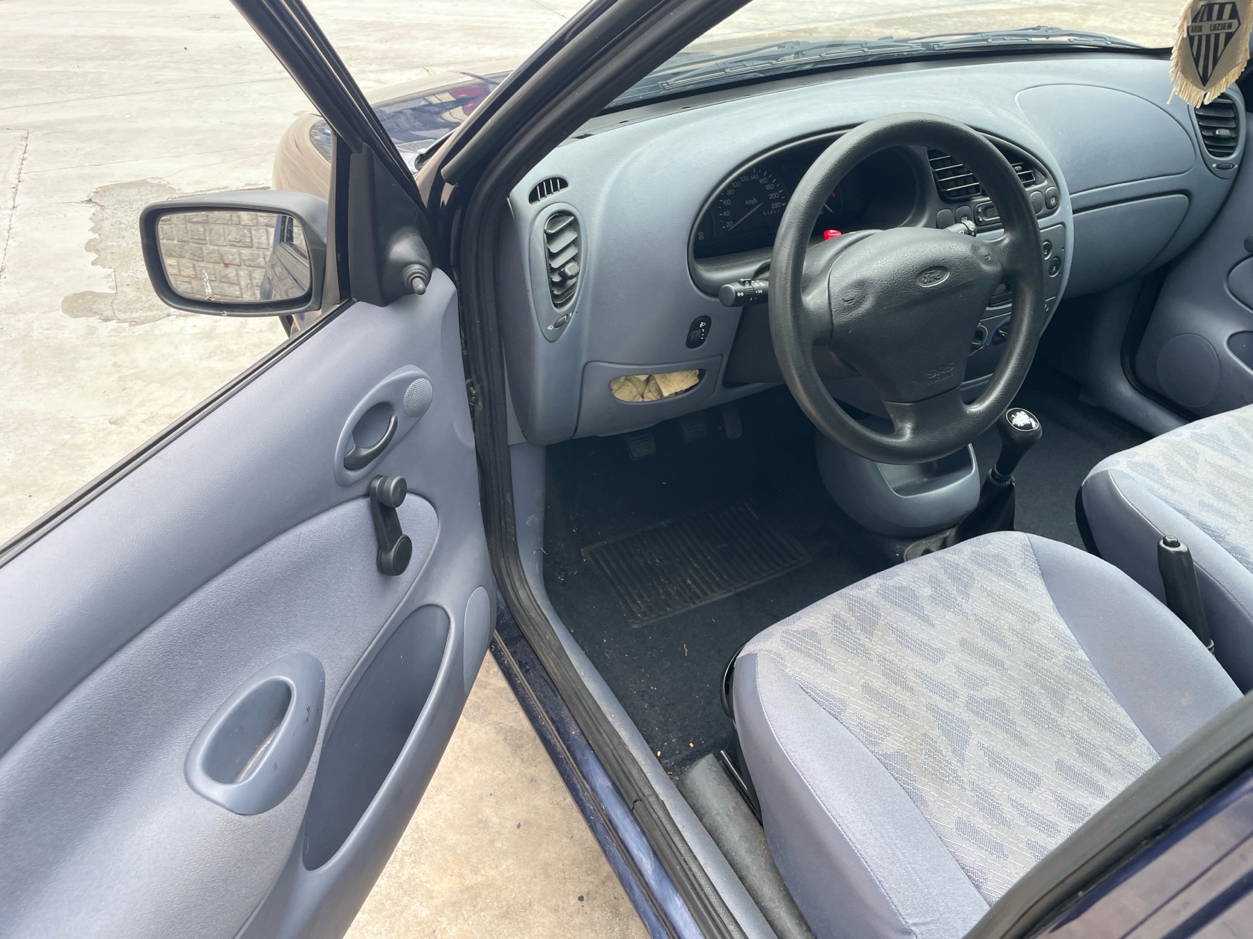 Image FORD FIESTA 4