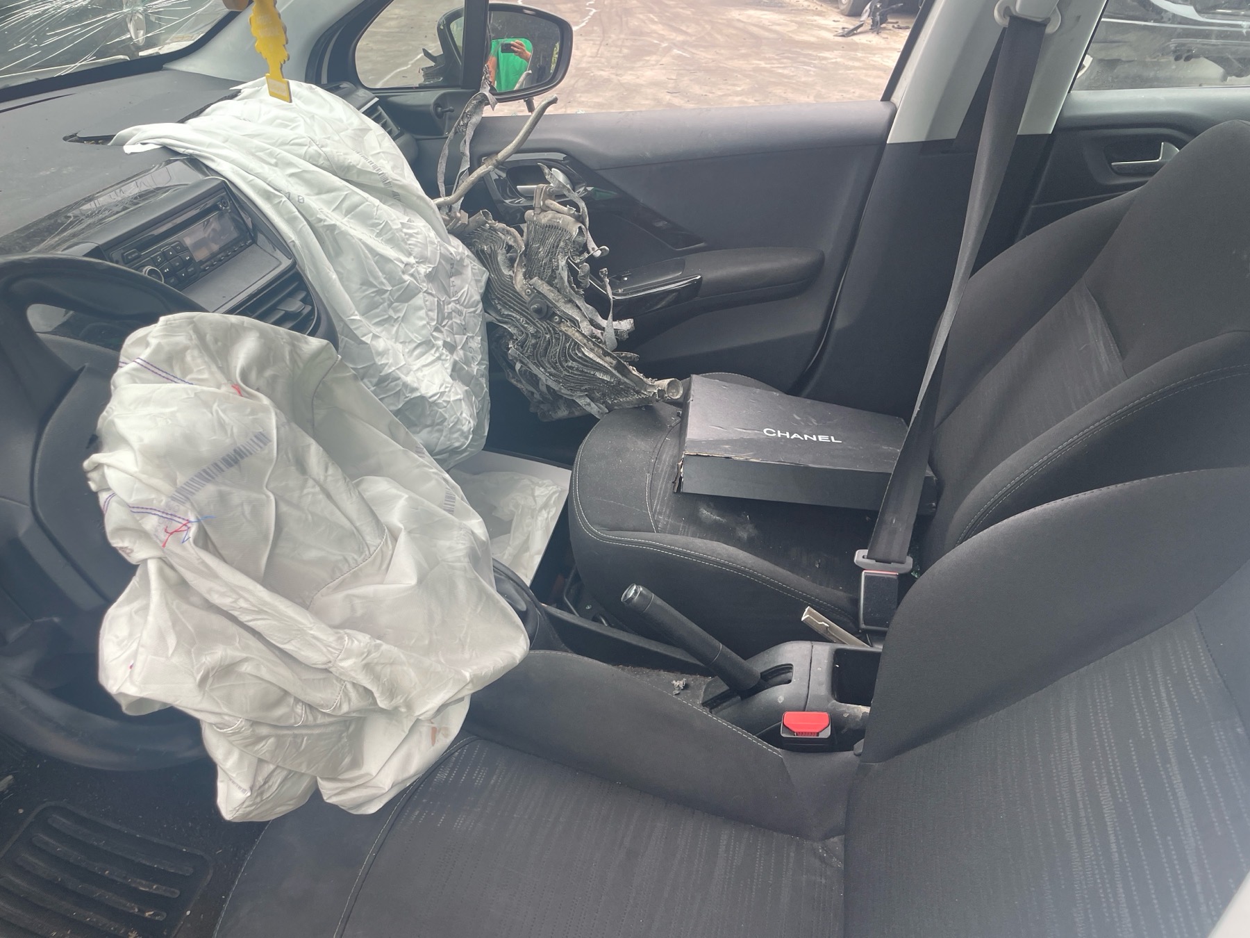 Image PEUGEOT 208 1