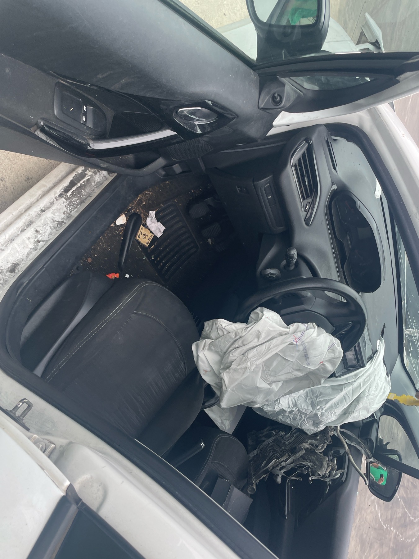 Image PEUGEOT 208 1