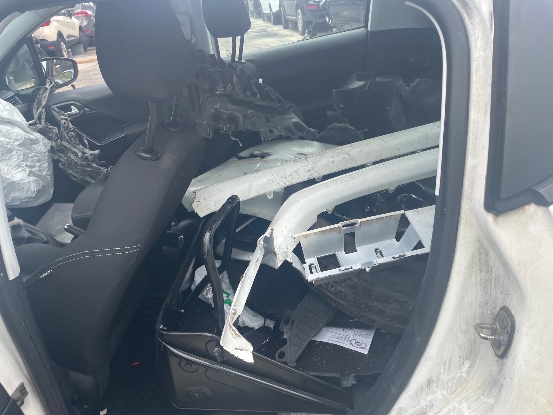 Image PEUGEOT 208 1