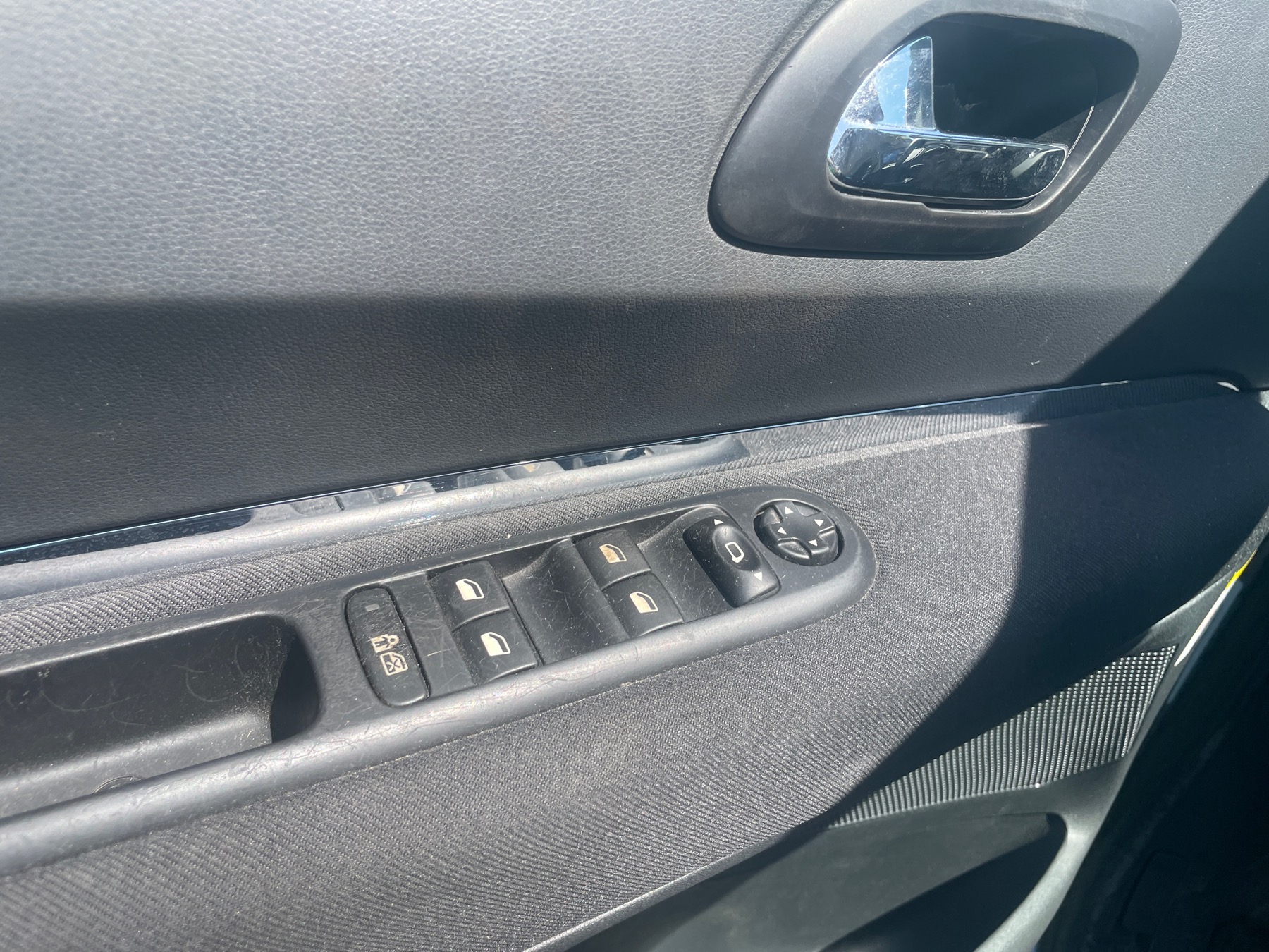 Image PEUGEOT 5008 1