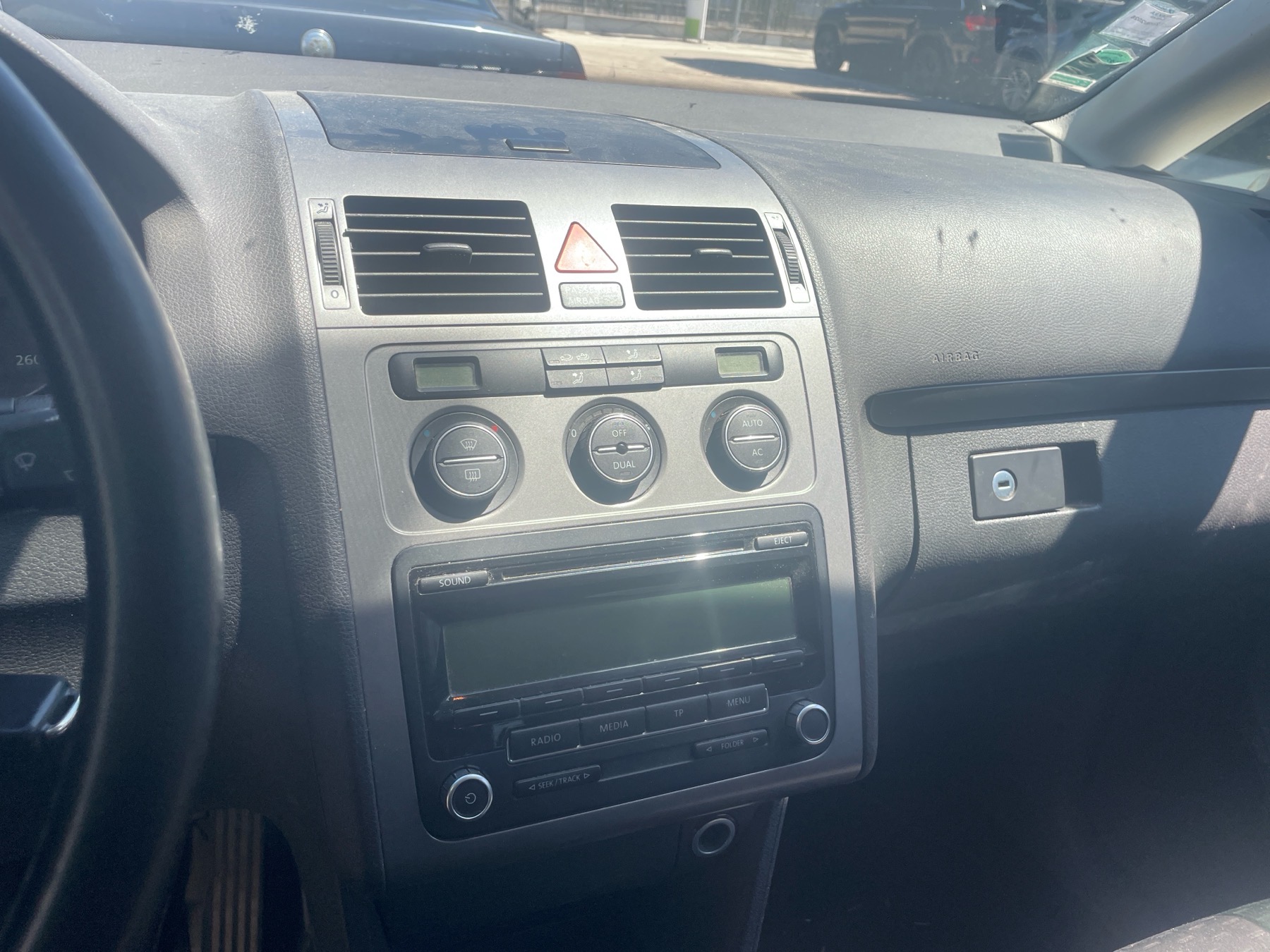 Image VOLKSWAGEN TOURAN 1