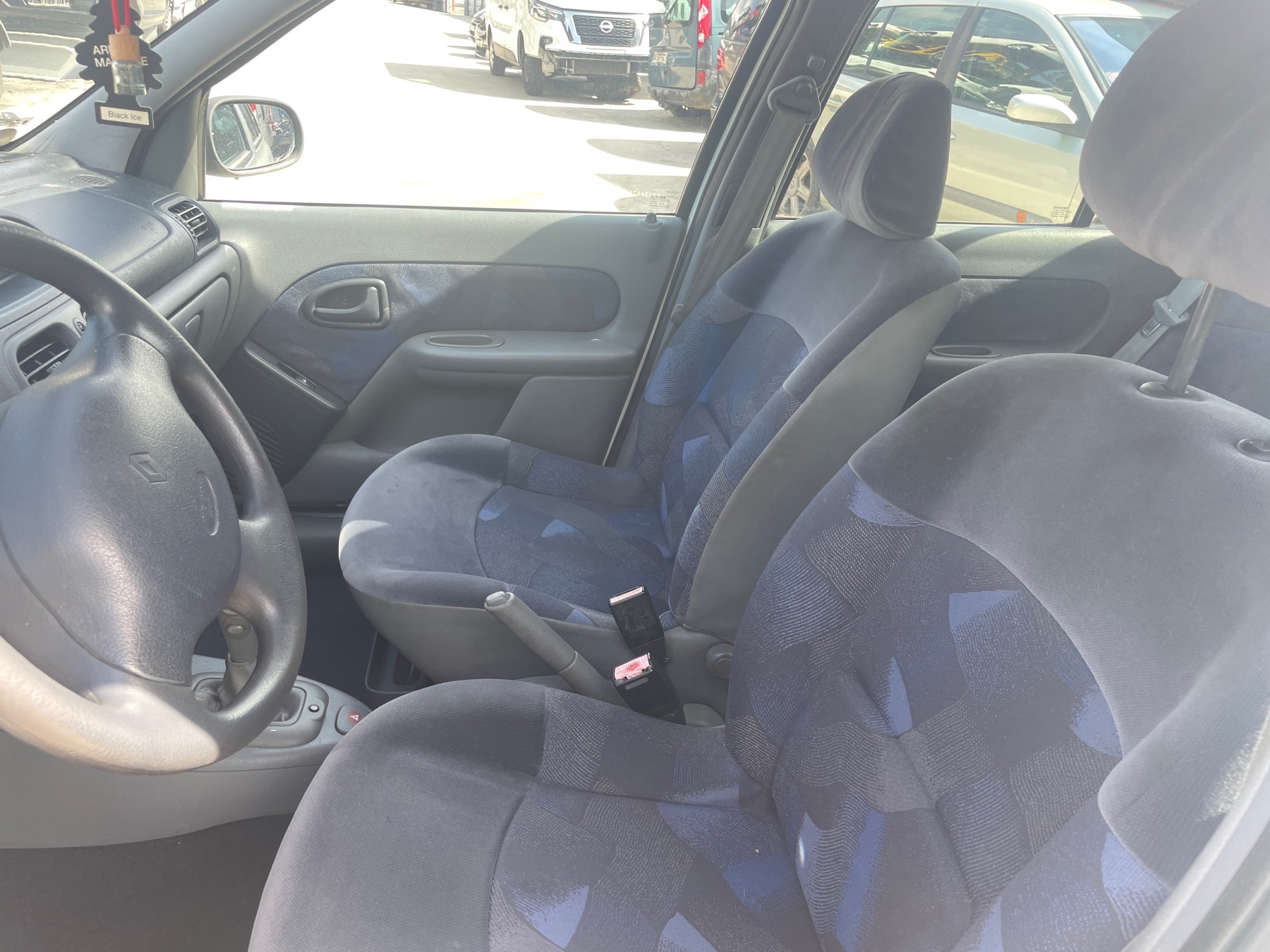 Image RENAULT CLIO 2