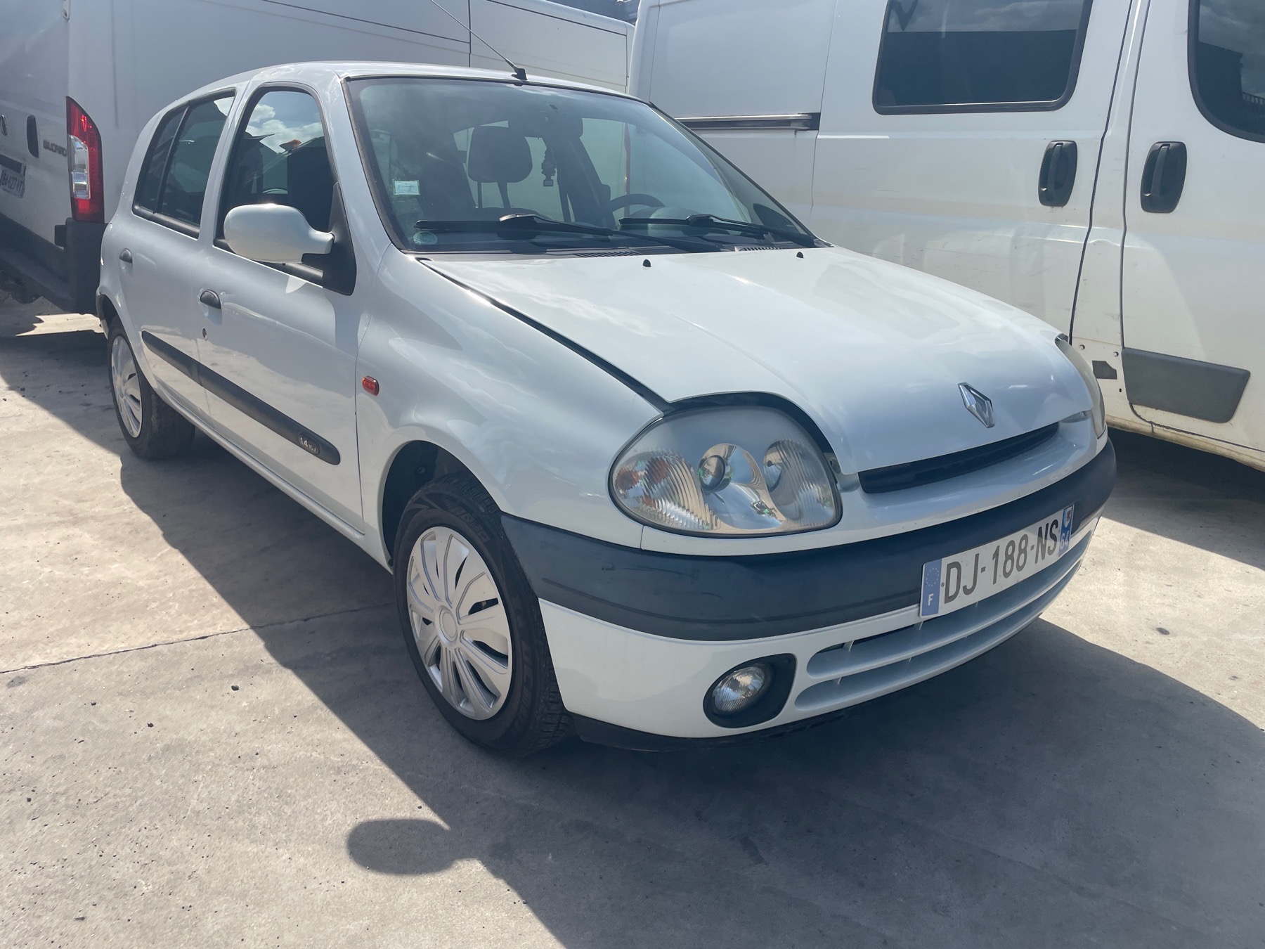 Image RENAULT CLIO 2