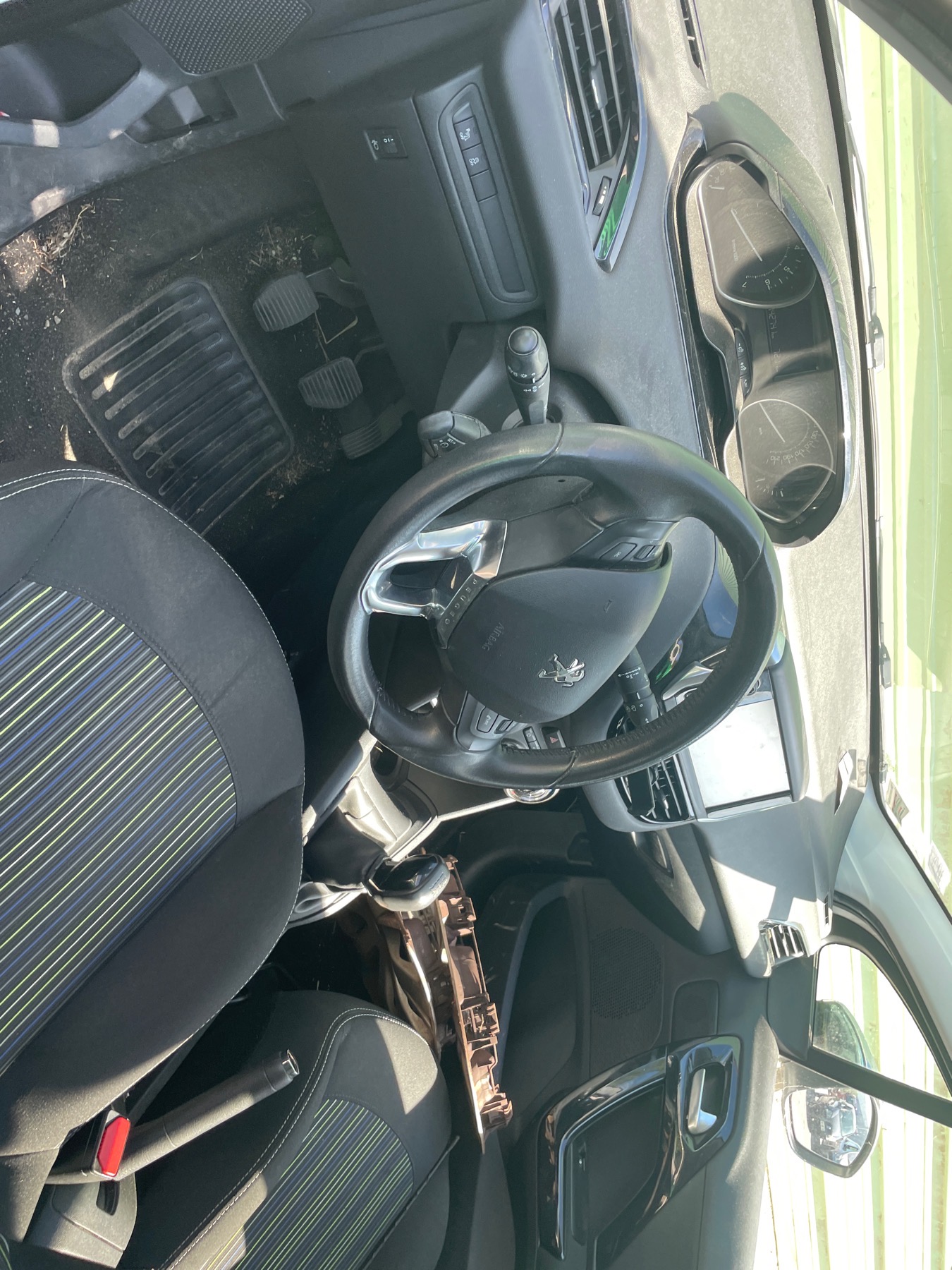 Image PEUGEOT 208 1