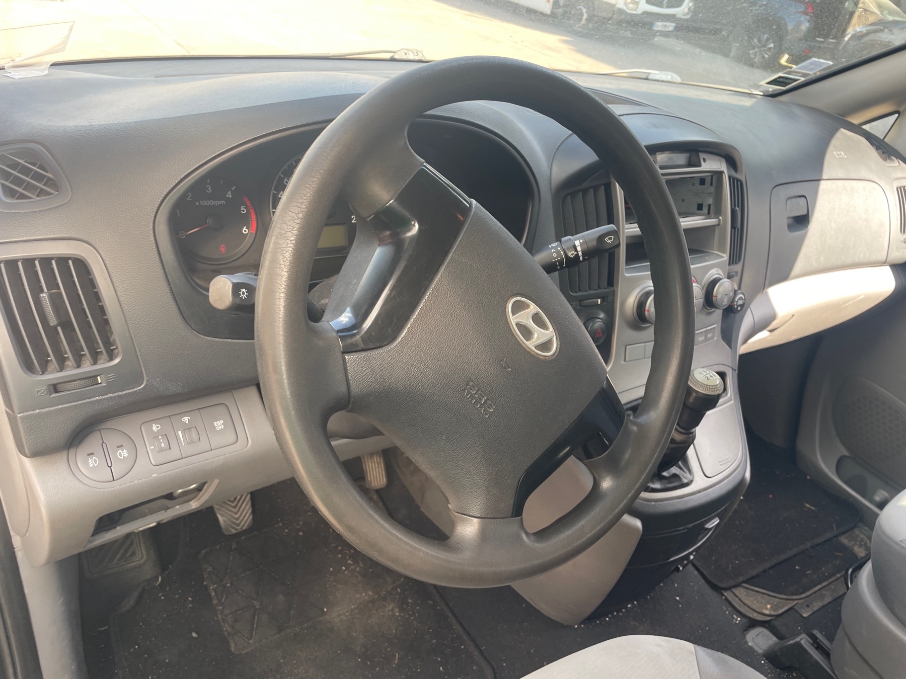 Image HYUNDAI SATELLITE 2