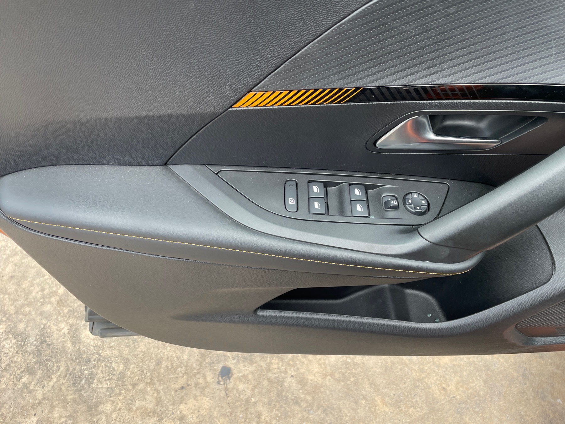 Image PEUGEOT 2008 2
