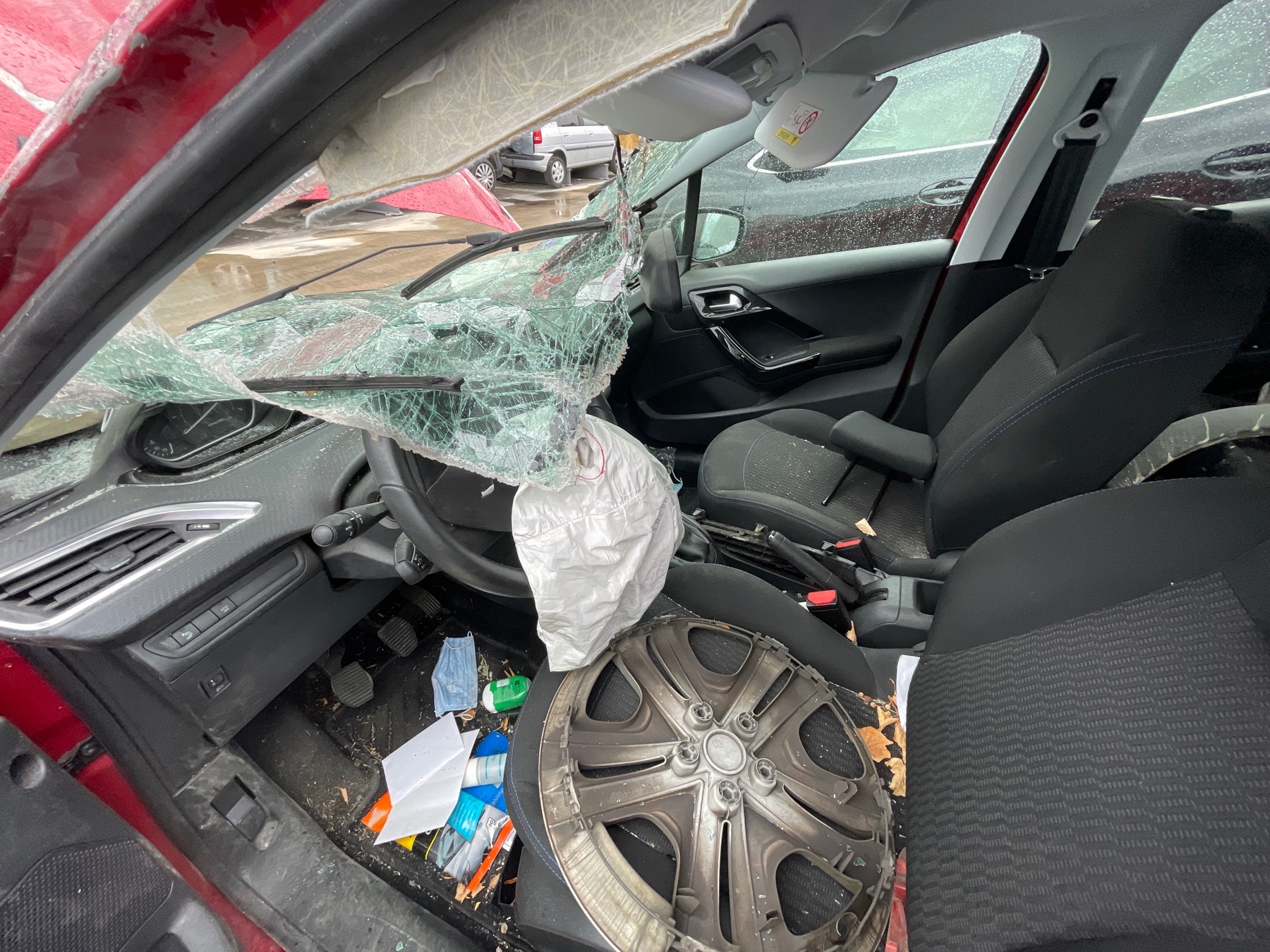 Image PEUGEOT 208 1