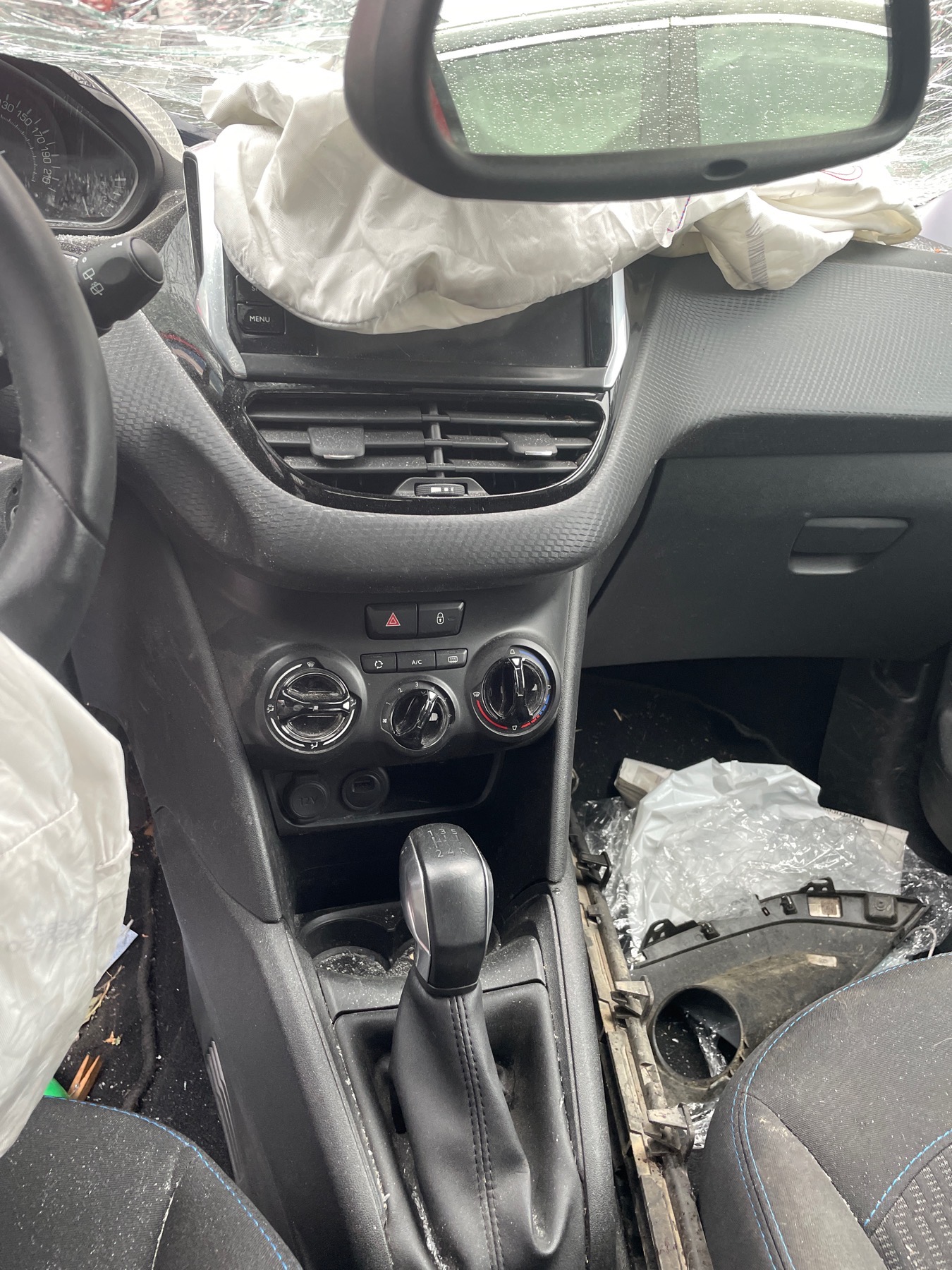 Image PEUGEOT 208 1