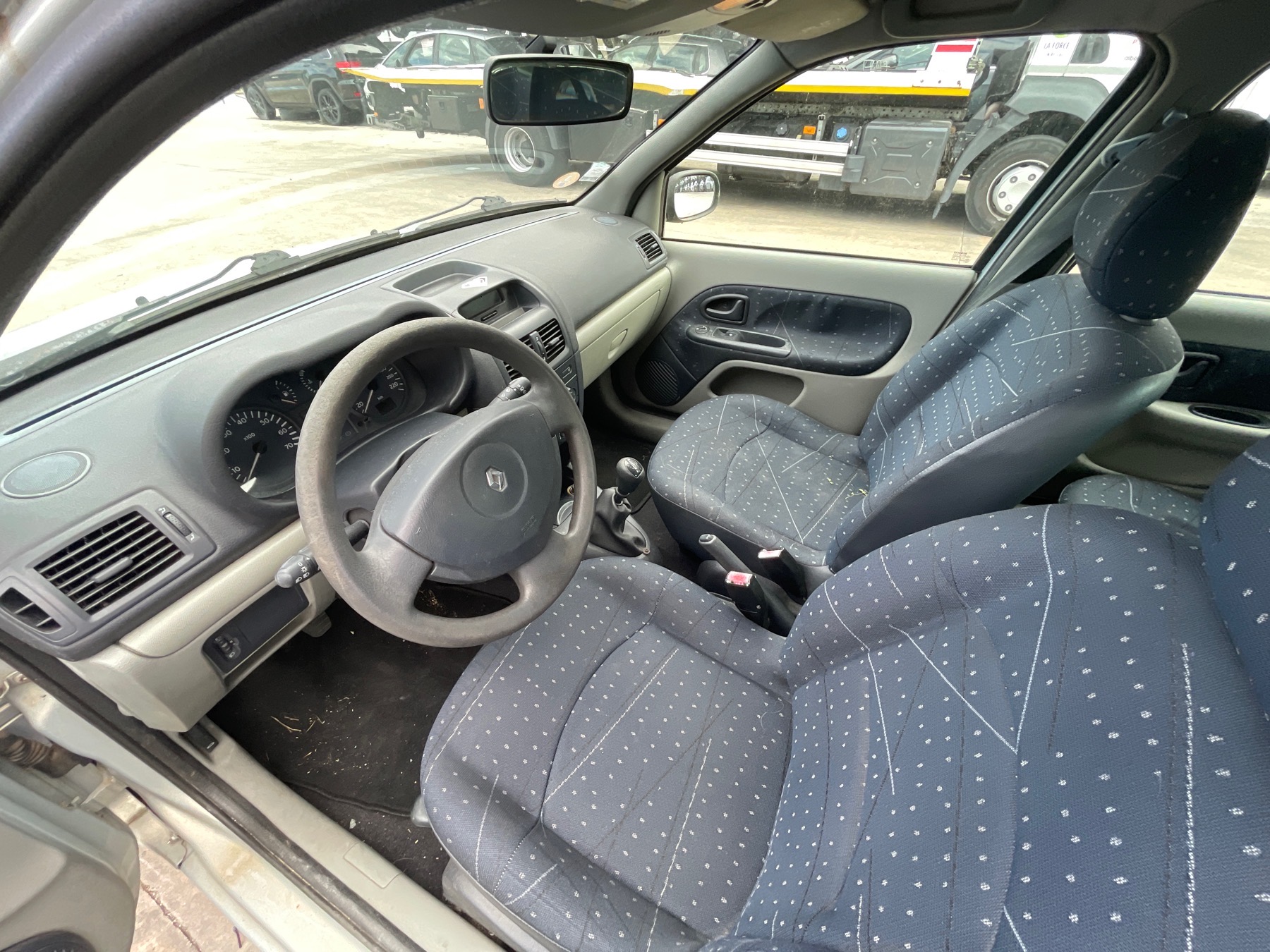 Image RENAULT CLIO 2