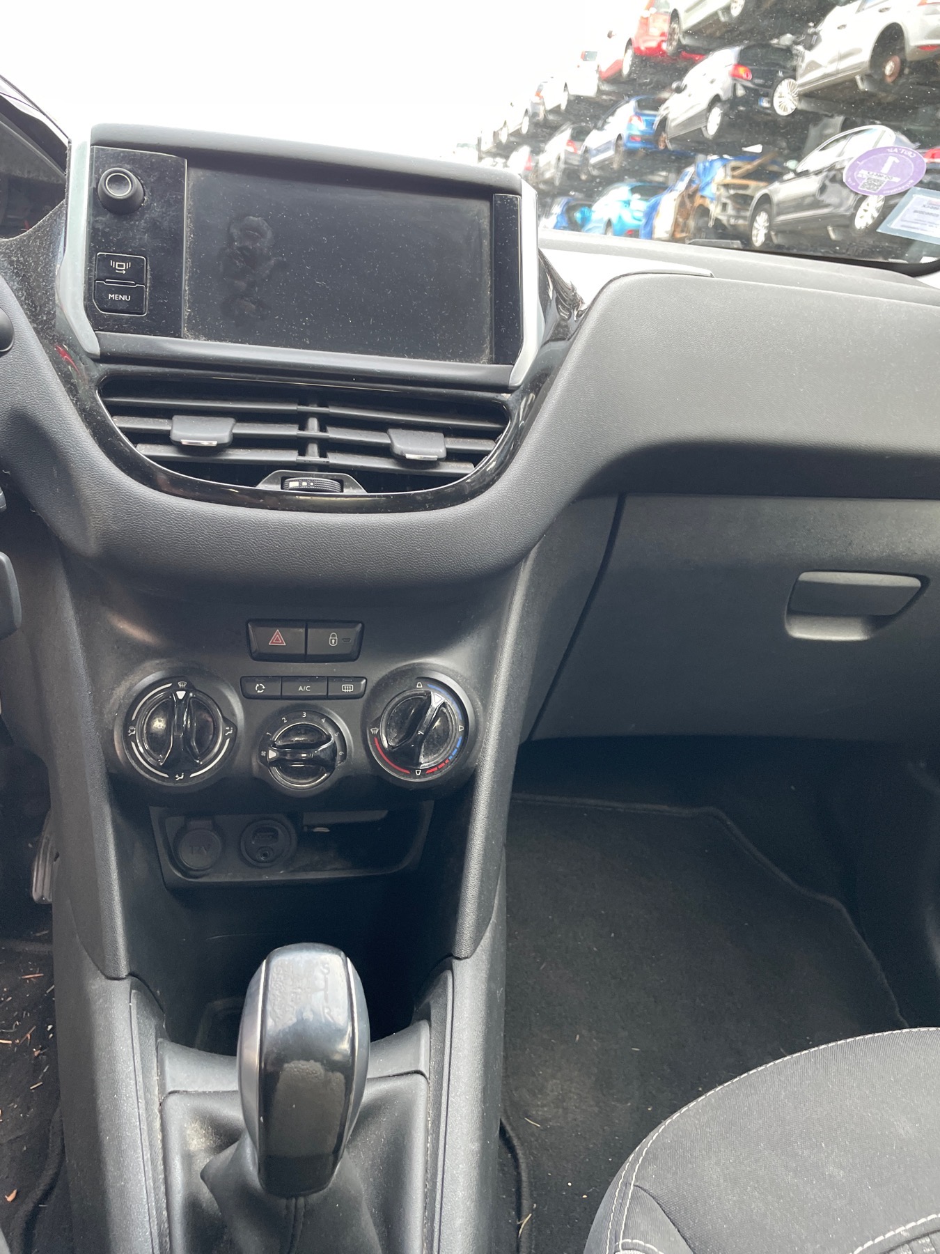 Image PEUGEOT 208 1