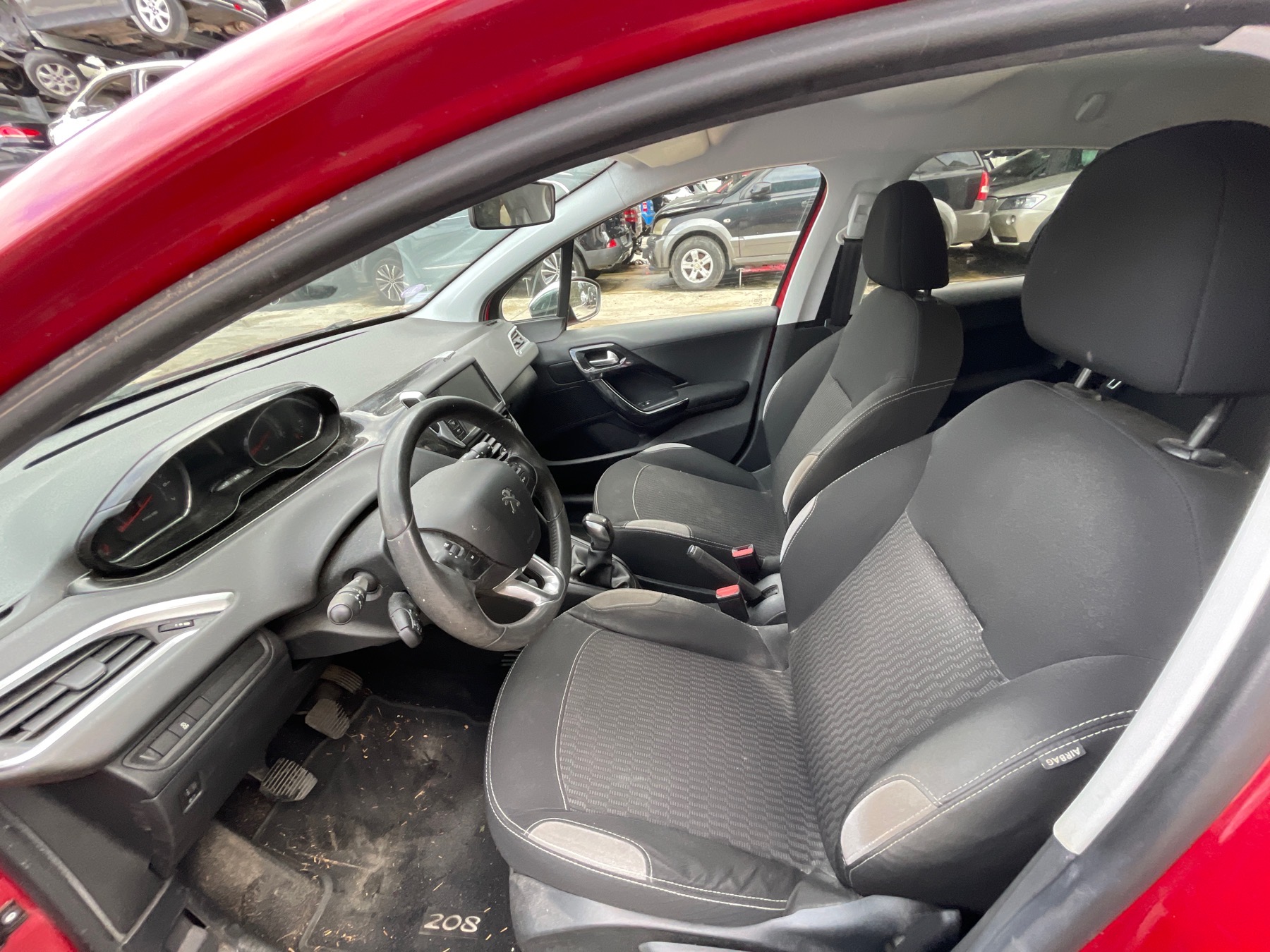 Image PEUGEOT 208 1
