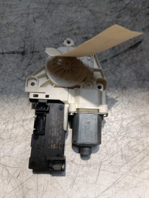 Bouton Lève-vitre électrique Avant Gauche Pour Peugeot 407 – Neuf Avec Garantie 2 Ans