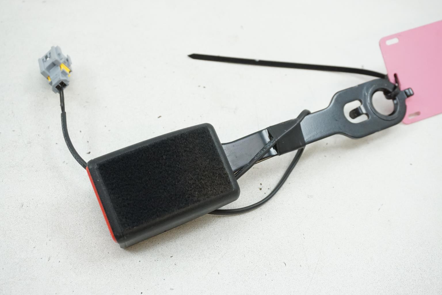Ancrage Ceinture Arrière Gauche PEUGEOT 208 - 2 Phase 1 (98265554XT) - Occasion
