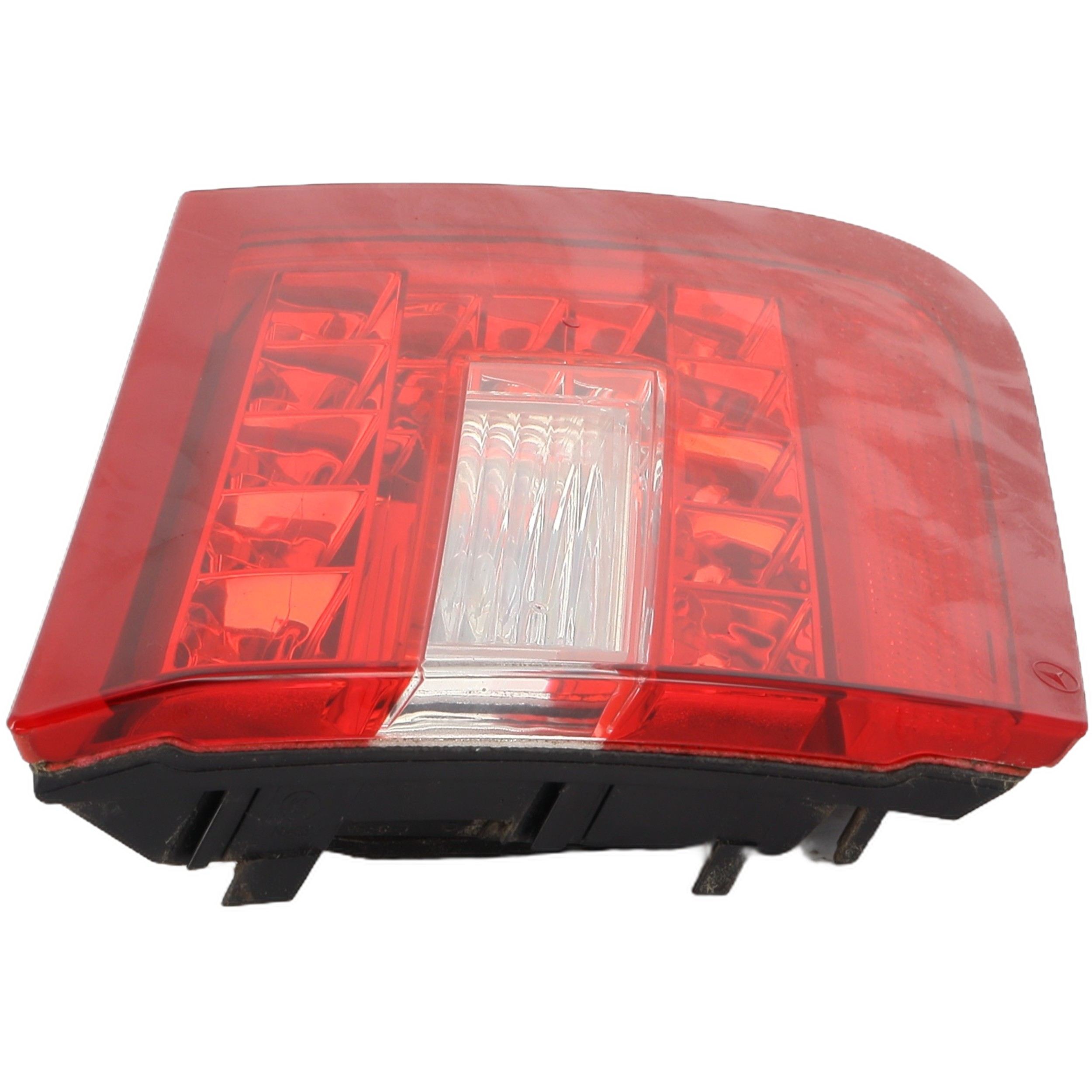 Feu arriere secondaire gauche (feux) pour MERCEDES CLASSE E 207 PHASE 1 COUPE Feu arriere secondaire gauche (feux) pour MERCEDES CLASSE E 207 PHASE 1 COUPE