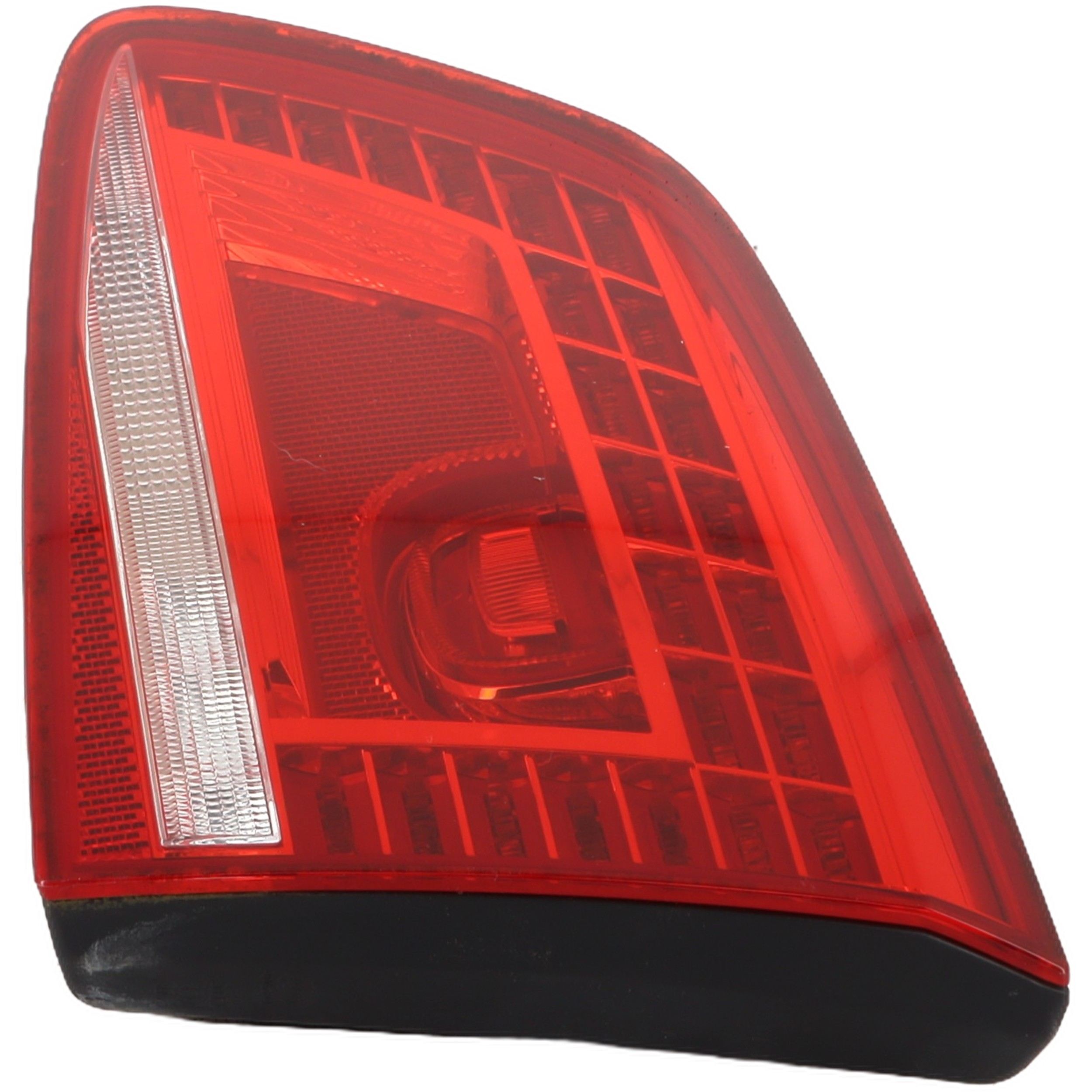 Feu arriere secondaire droit (feux) pour VOLKSWAGEN PASSAT 6 BREAK Feu arriere secondaire droit (feux) pour VOLKSWAGEN PASSAT 6 BREAK