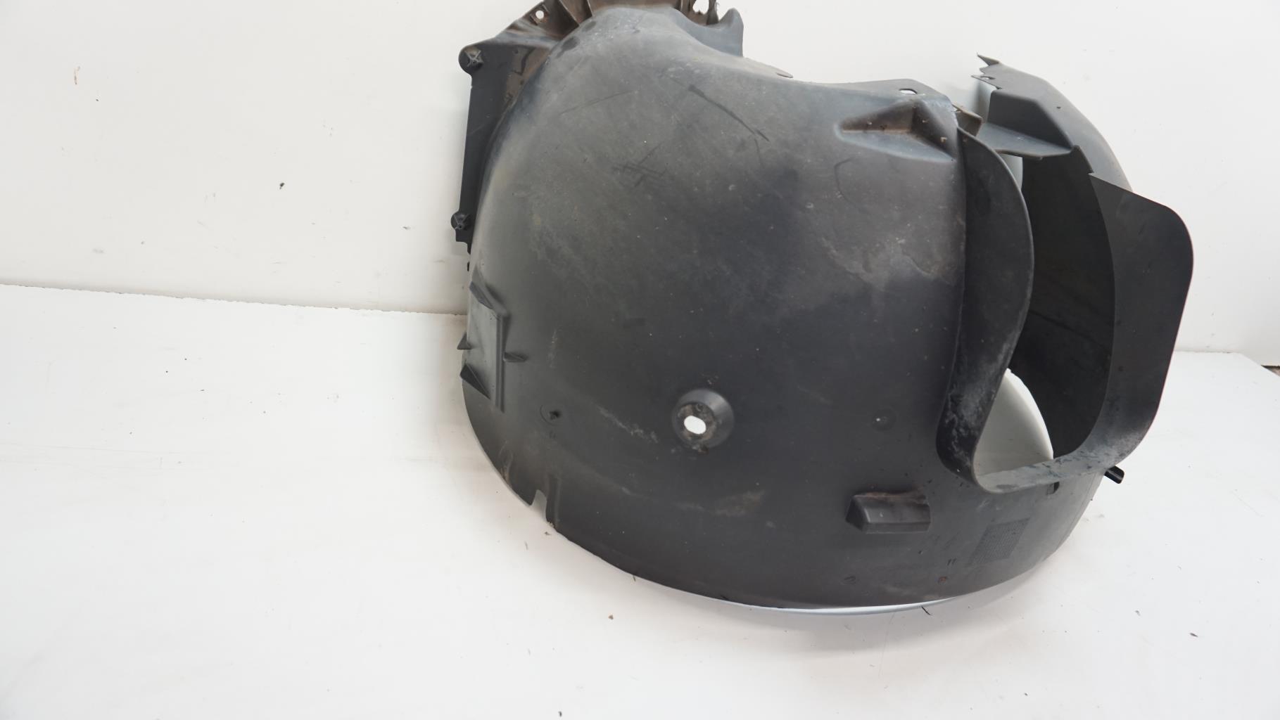 Pare boue avant gauche PEUGEOT 308 1 SW PHASE 1 BREAK 7136FZ