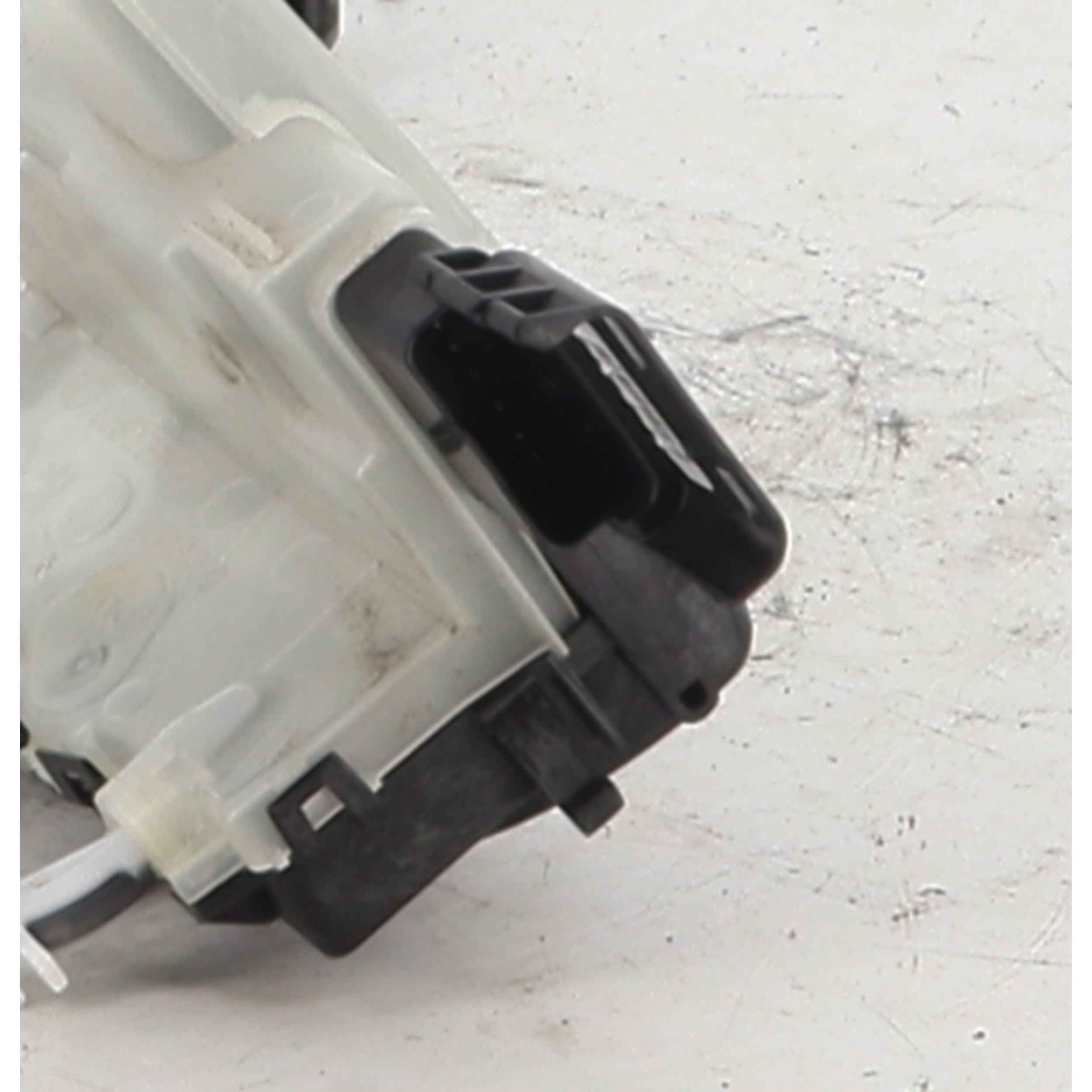 Serrure arriere droit pour OPEL CROSSLAND X PHASE 1 Serrure arriere droit pour OPEL CROSSLAND X PHASE 1