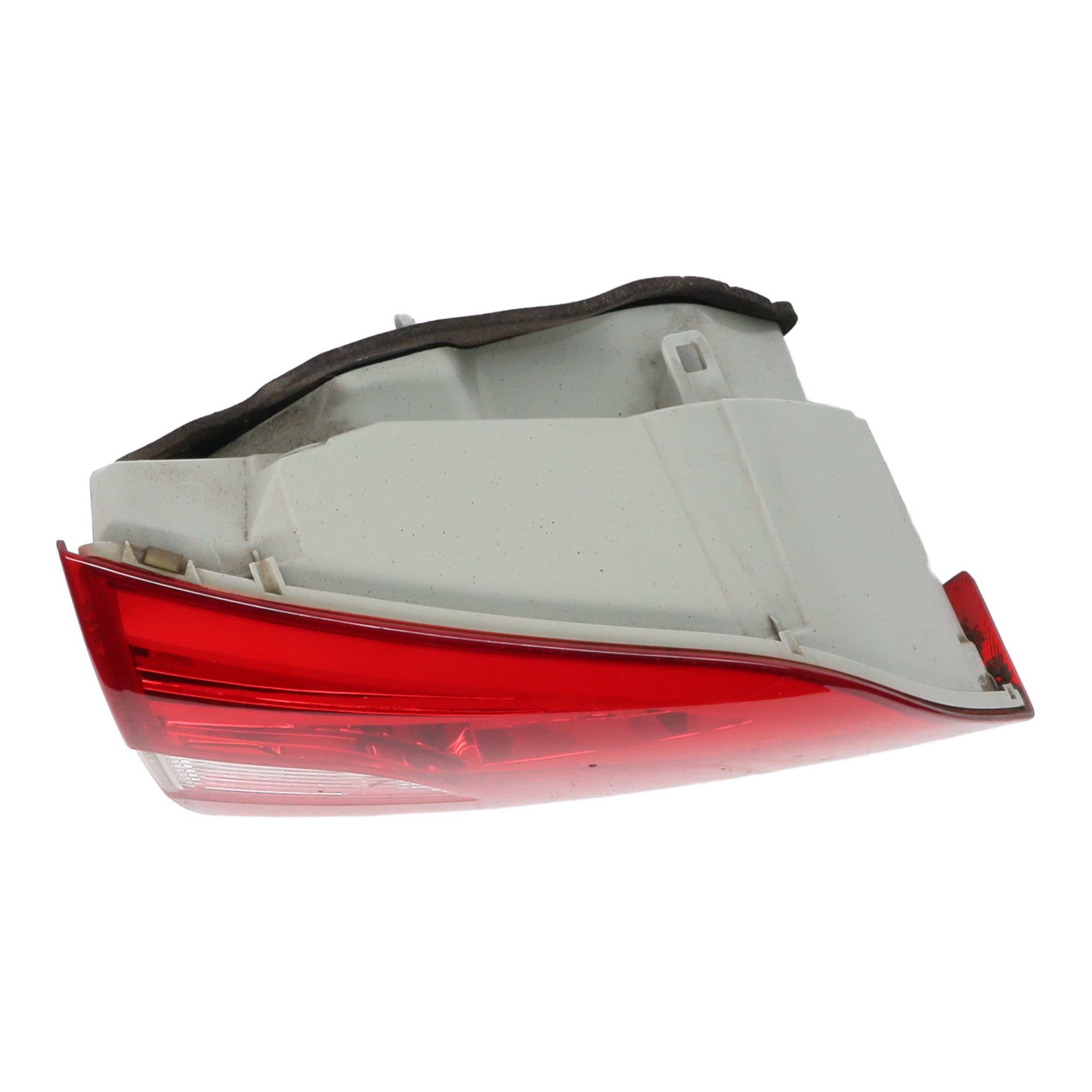 Feu arriere secondaire gauche (feux) pour PEUGEOT 308 2 SW PHASE 1 BREAK Feu arriere secondaire gauche (feux) pour PEUGEOT 308 2 SW PHASE 1 BREAK