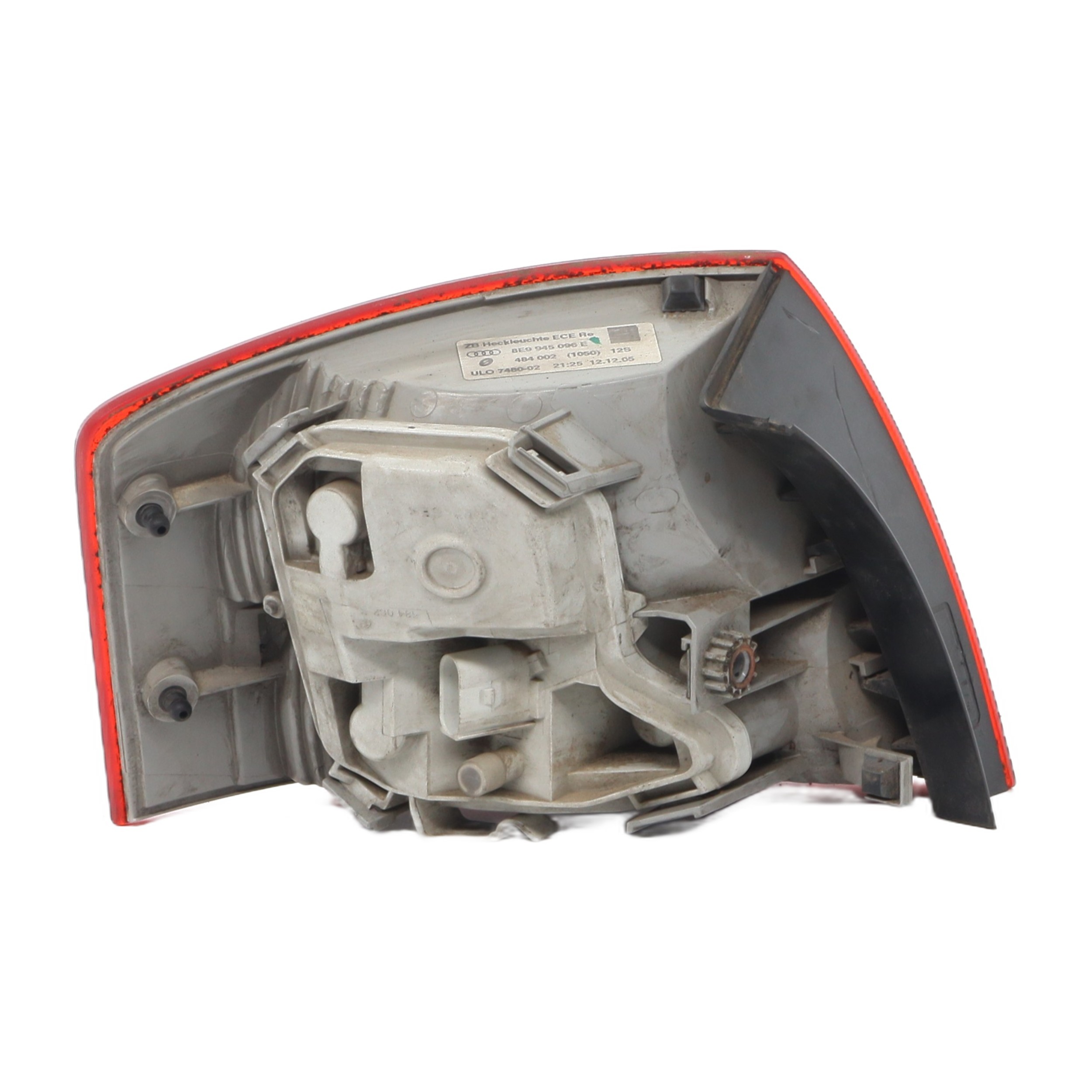 Feu arriere principal droit (feux) pour AUDI A4 2 AVANT PHASE 2 BREAK Feu arriere principal droit (feux) pour AUDI A4 2 AVANT PHASE 2 BREAK