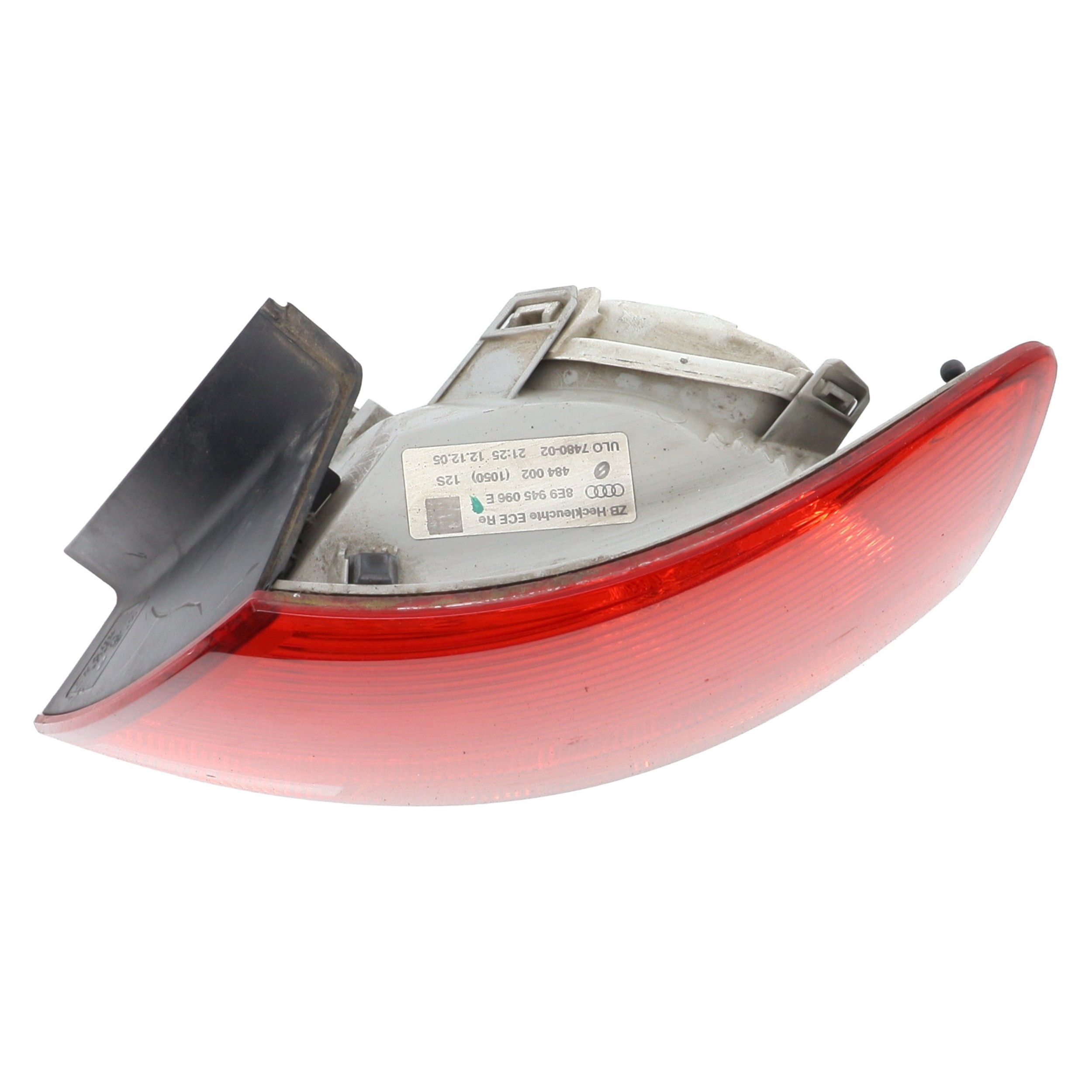 Feu arriere principal droit (feux) pour AUDI A4 2 AVANT PHASE 2 BREAK Feu arriere principal droit (feux) pour AUDI A4 2 AVANT PHASE 2 BREAK