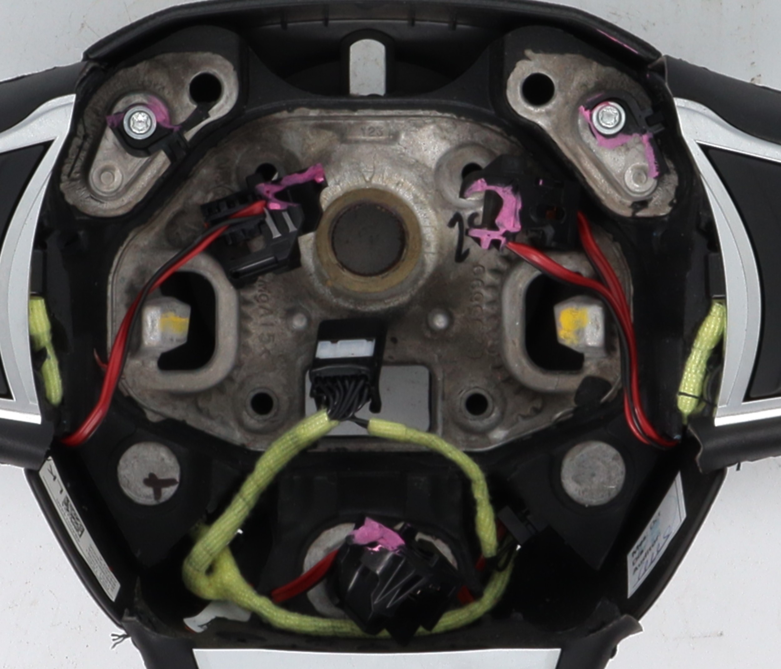 Volant pour RENAULT MEGANE 4 PHASE 2 Volant pour RENAULT MEGANE 4 PHASE 2