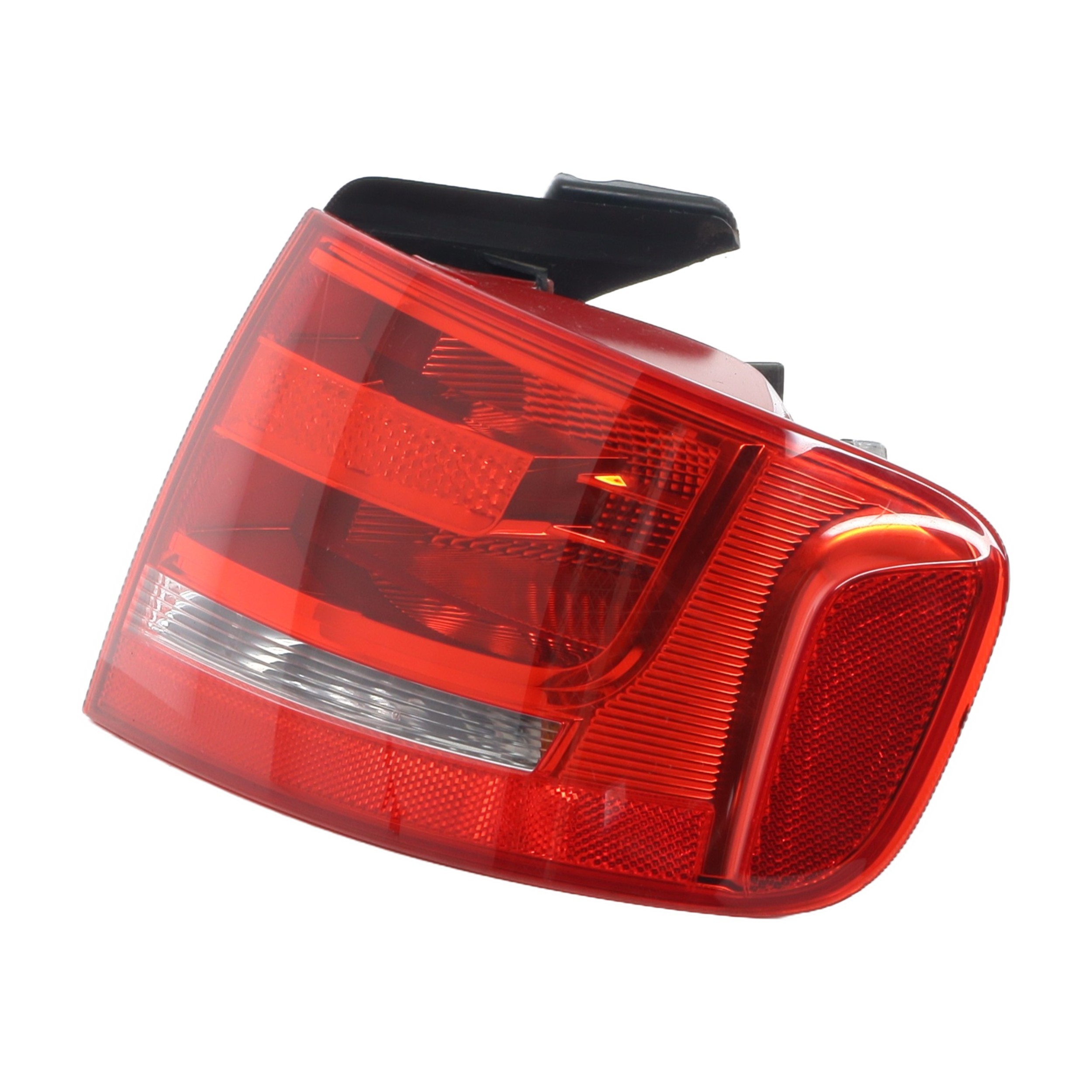 Feu arriere principal droit (feux) pour AUDI A4 3 PHASE 1 Feu arriere principal droit (feux) pour AUDI A4 3 PHASE 1