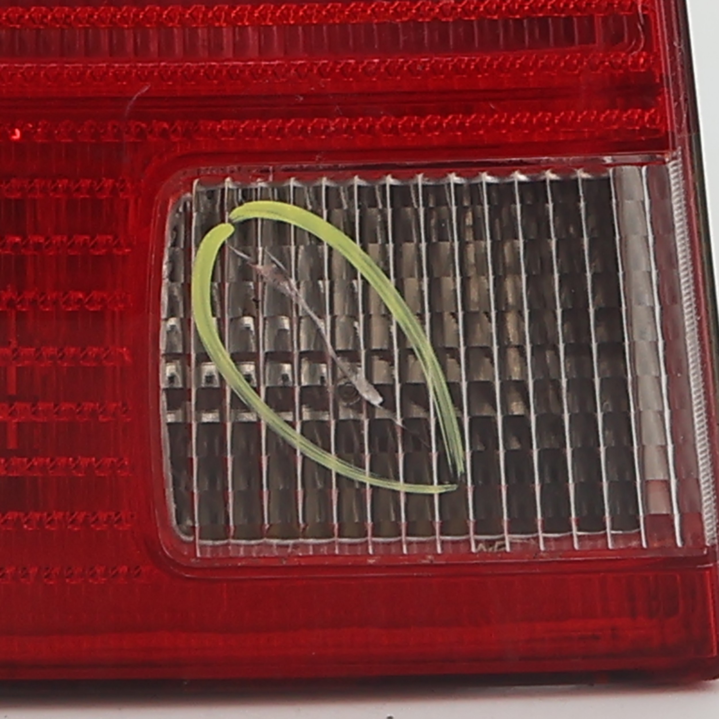 Feu arriere principal gauche (feux) pour VOLKSWAGEN PASSAT 4 PHASE 1 Feu arriere principal gauche (feux) pour VOLKSWAGEN PASSAT 4 PHASE 1
