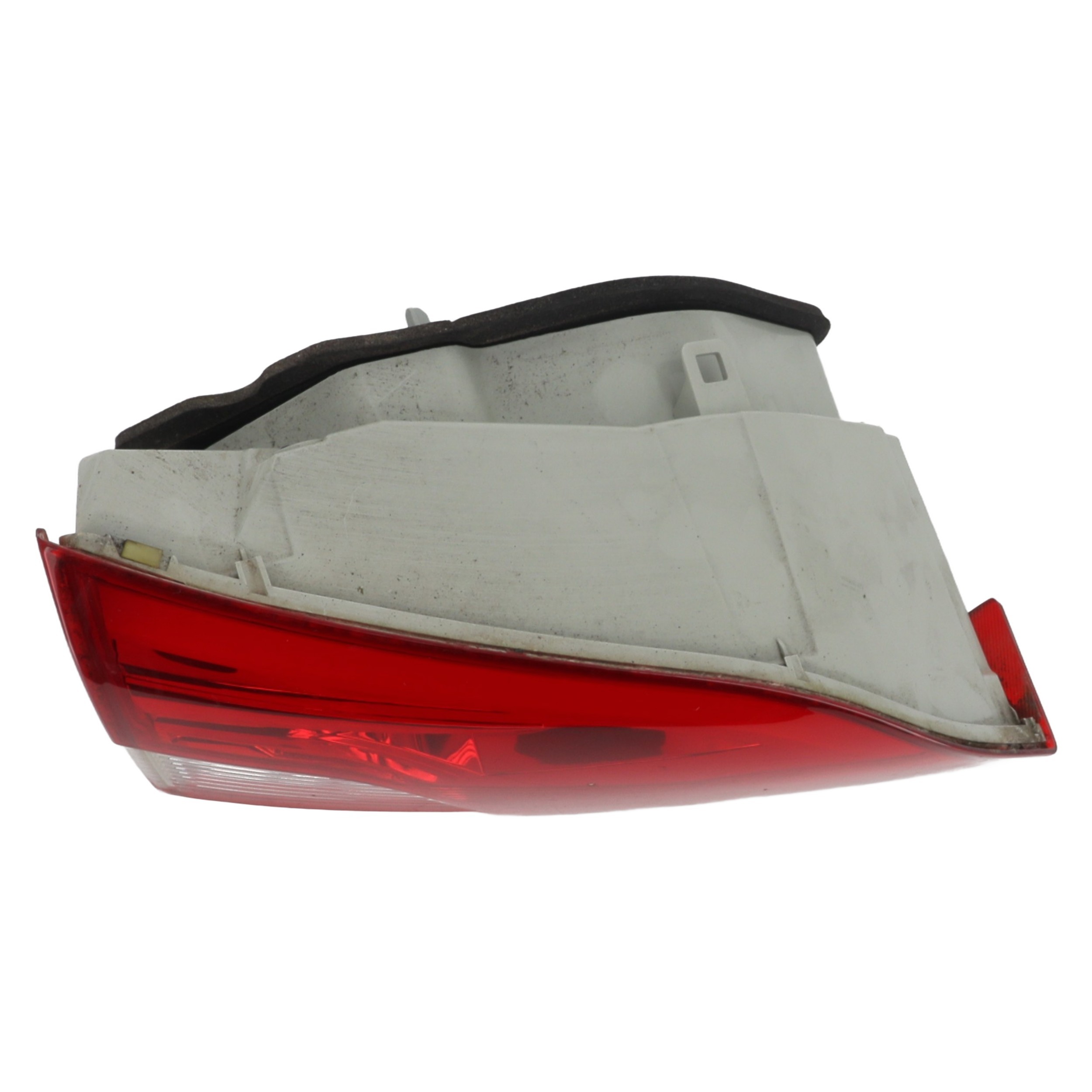 Feu arriere secondaire gauche (feux) pour PEUGEOT 308 2 SW PHASE 1 BREAK Feu arriere secondaire gauche (feux) pour PEUGEOT 308 2 SW PHASE 1 BREAK