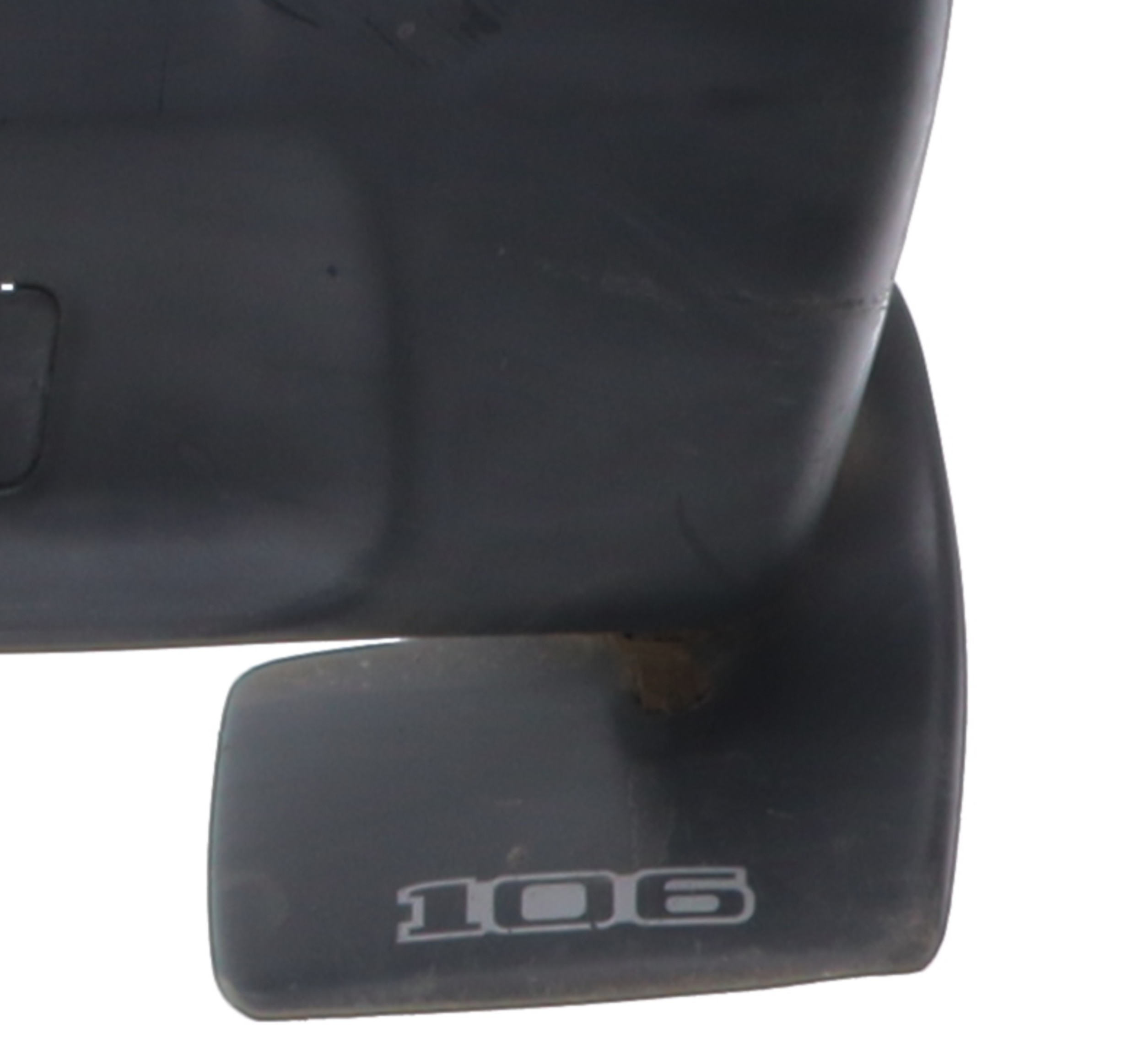 Pare choc arriere pour PEUGEOT 106 PHASE 1 Pare choc arriere pour PEUGEOT 106 PHASE 1