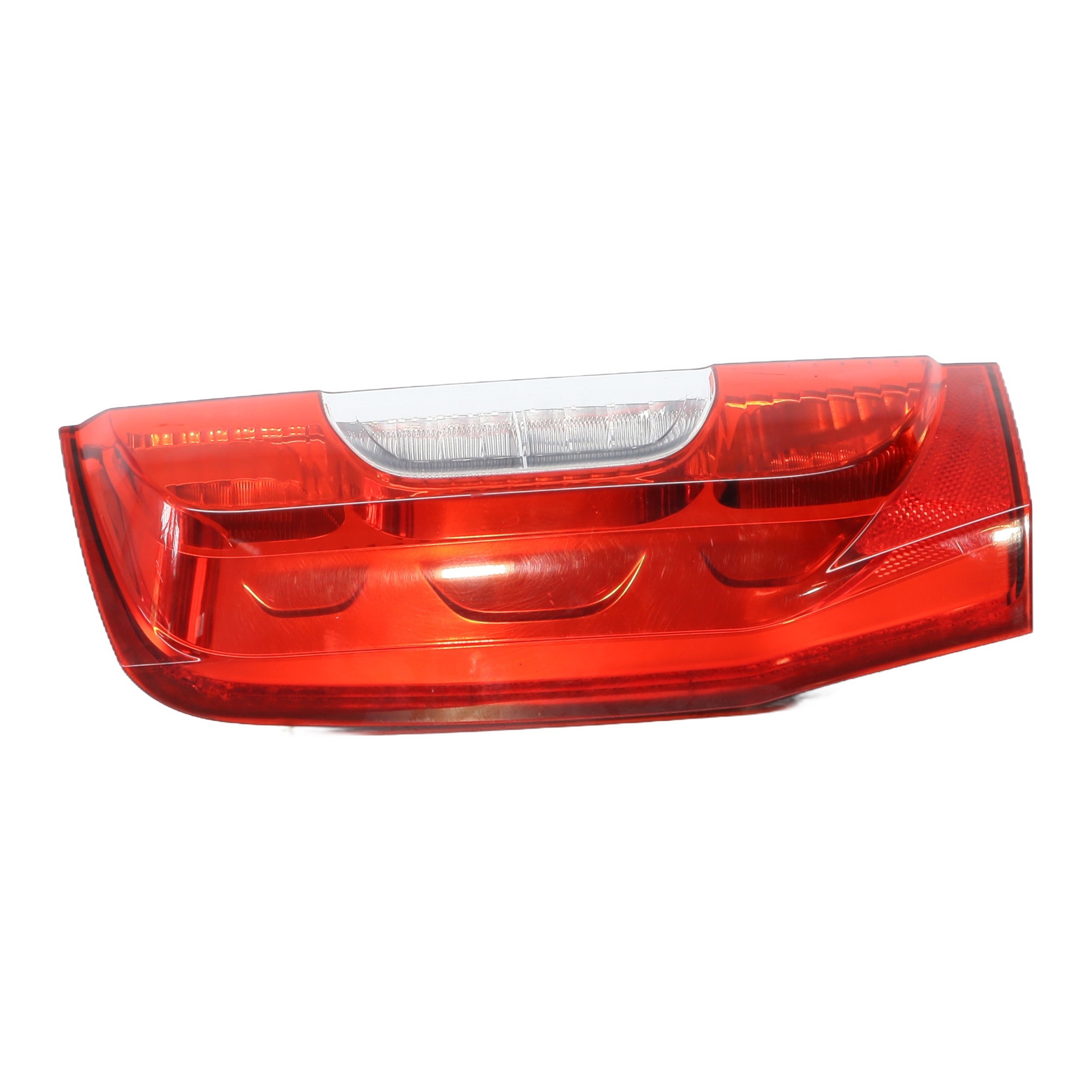Feu arriere principal gauche (feux) pour PEUGEOT BIPPER Feu arriere principal gauche (feux) pour PEUGEOT BIPPER