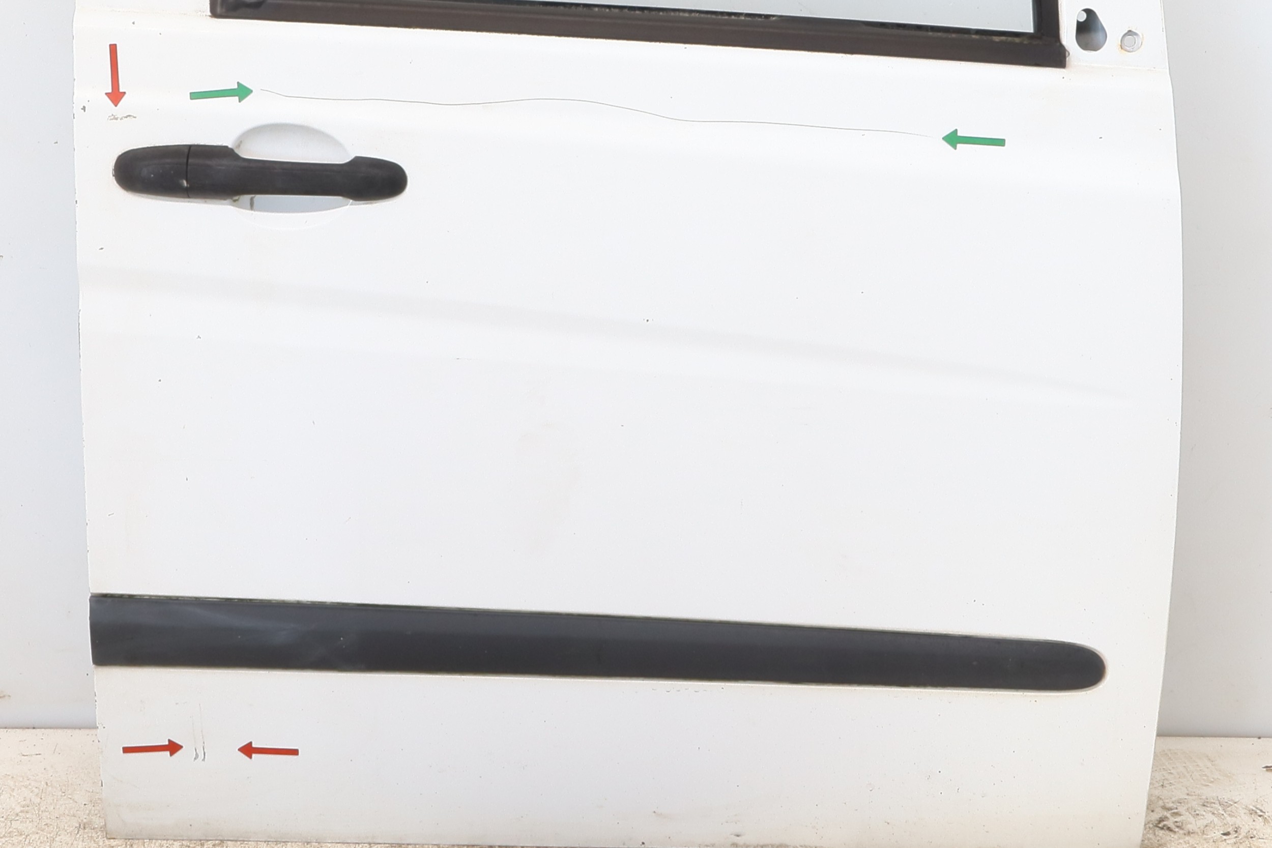 Porte avant droit pour MERCEDES VITO 639 PHASE 1 Porte avant droit pour MERCEDES VITO 639 PHASE 1