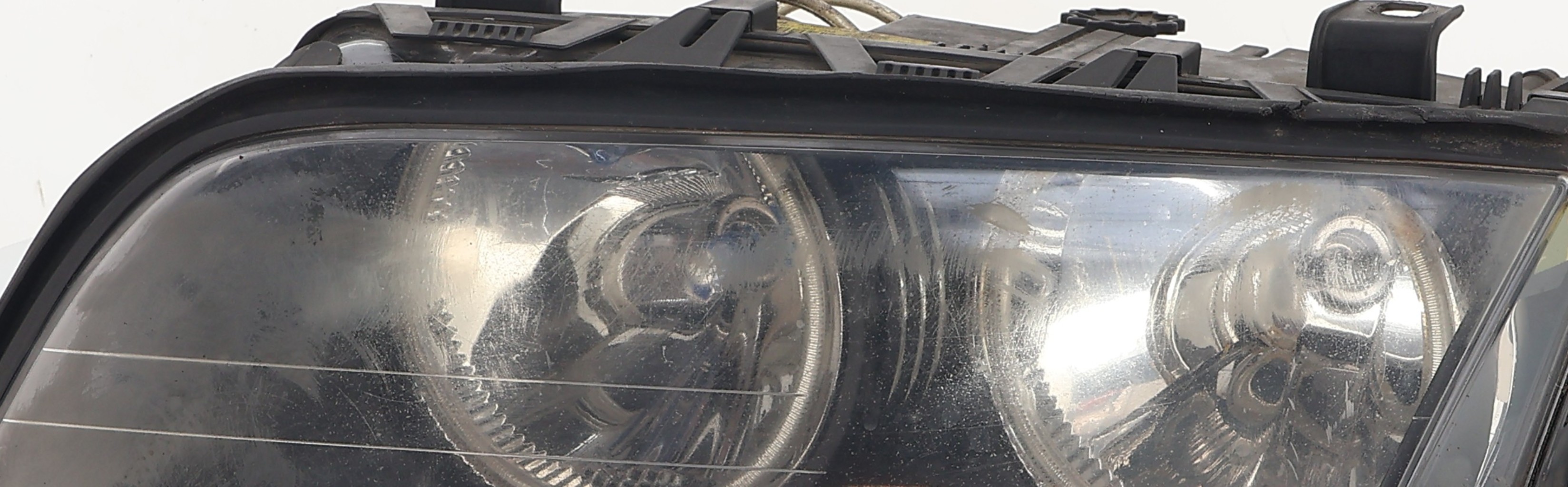 Optique avant principal gauche (feux)(phare) pour BMW SERIE 3 E46 PHASE 1 Optique avant principal gauche (feux)(phare) pour BMW SERIE 3 E46 PHASE 1