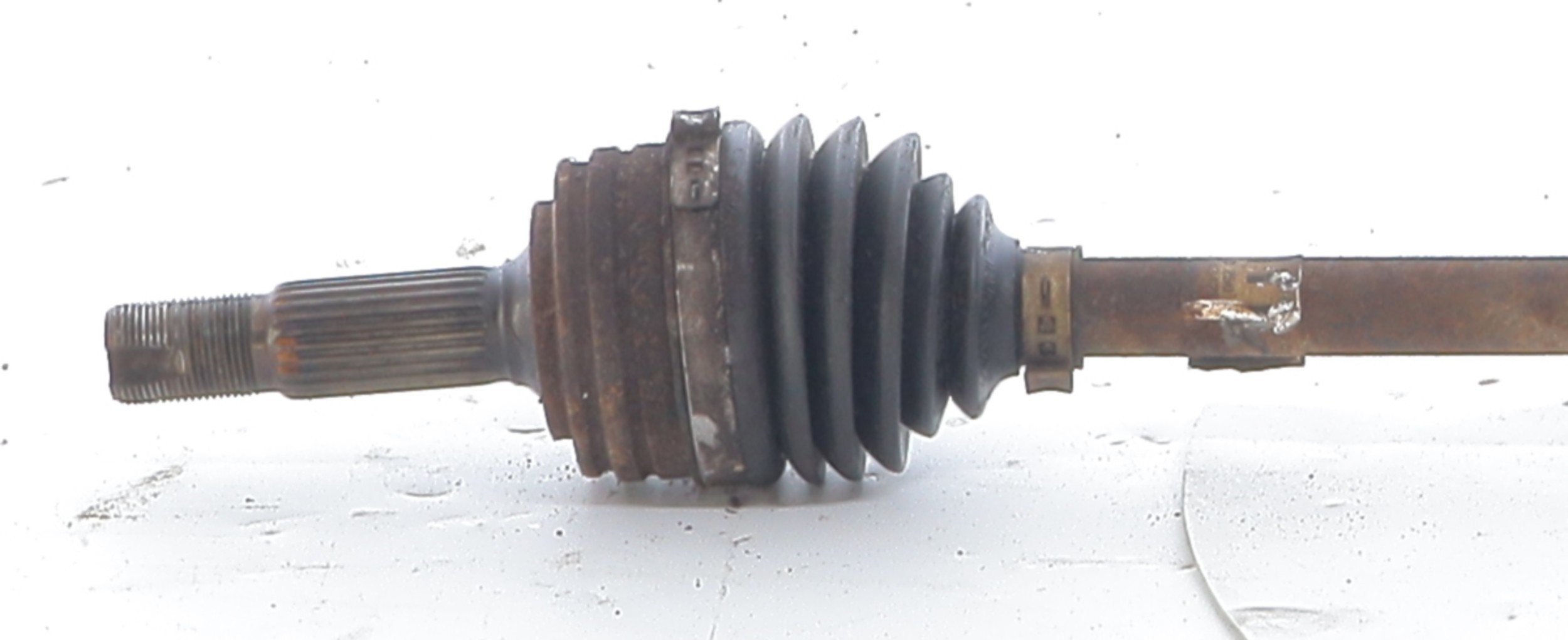 Cardan gauche (transmission) pour TOYOTA AYGO 1 PHASE 1 Cardan gauche (transmission) pour TOYOTA AYGO 1 PHASE 1