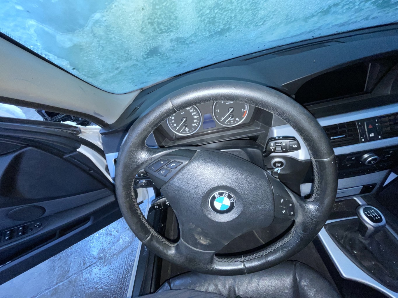 Volant pour BMW SERIE 5 E61 TOURING PHASE 2 BREAK Volant pour BMW SERIE 5 E61 TOURING PHASE 2 BREAK
