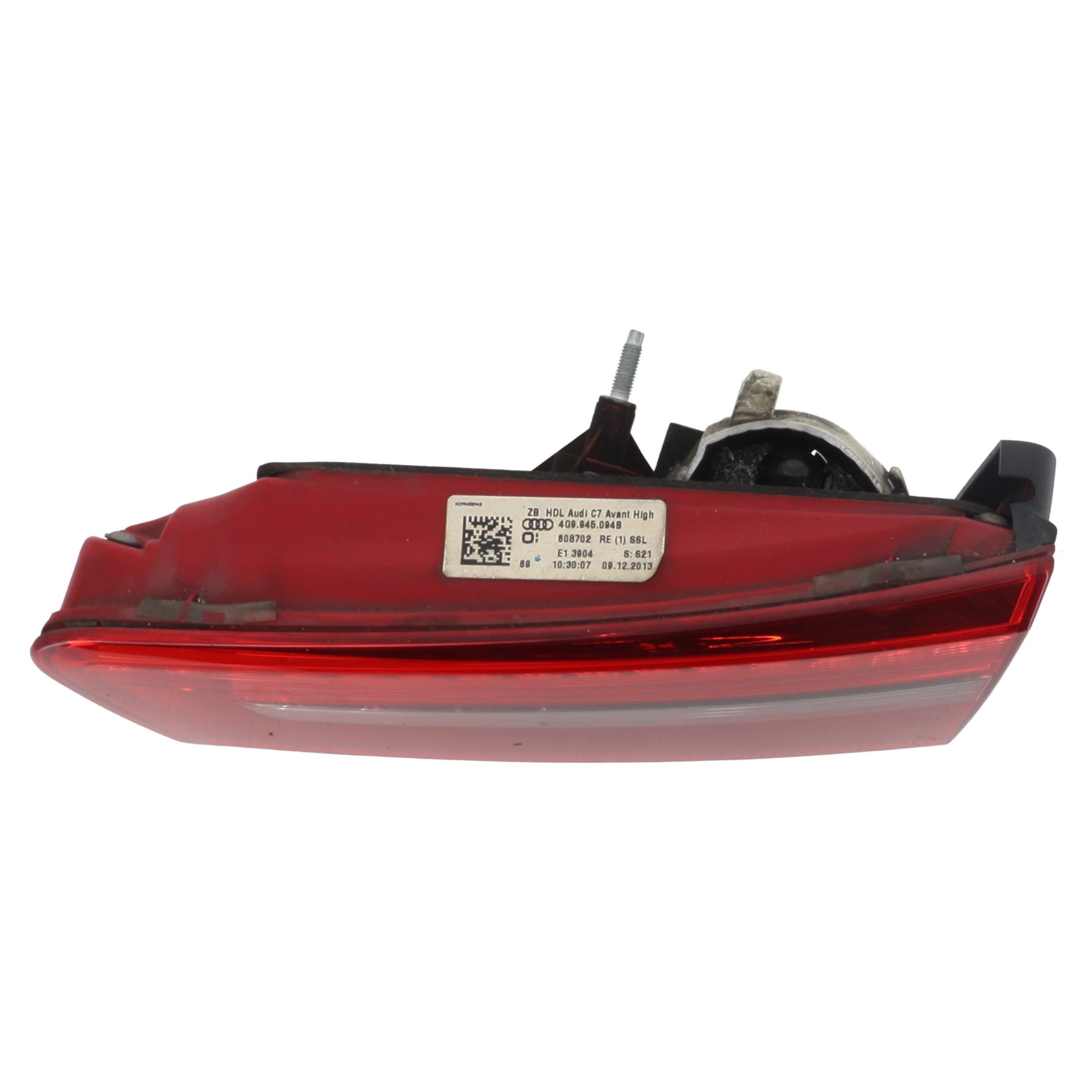 Feu arriere secondaire droit (feux) pour AUDI A6 4 AVANT PHASE 1 BREAK Feu arriere secondaire droit (feux) pour AUDI A6 4 AVANT PHASE 1 BREAK